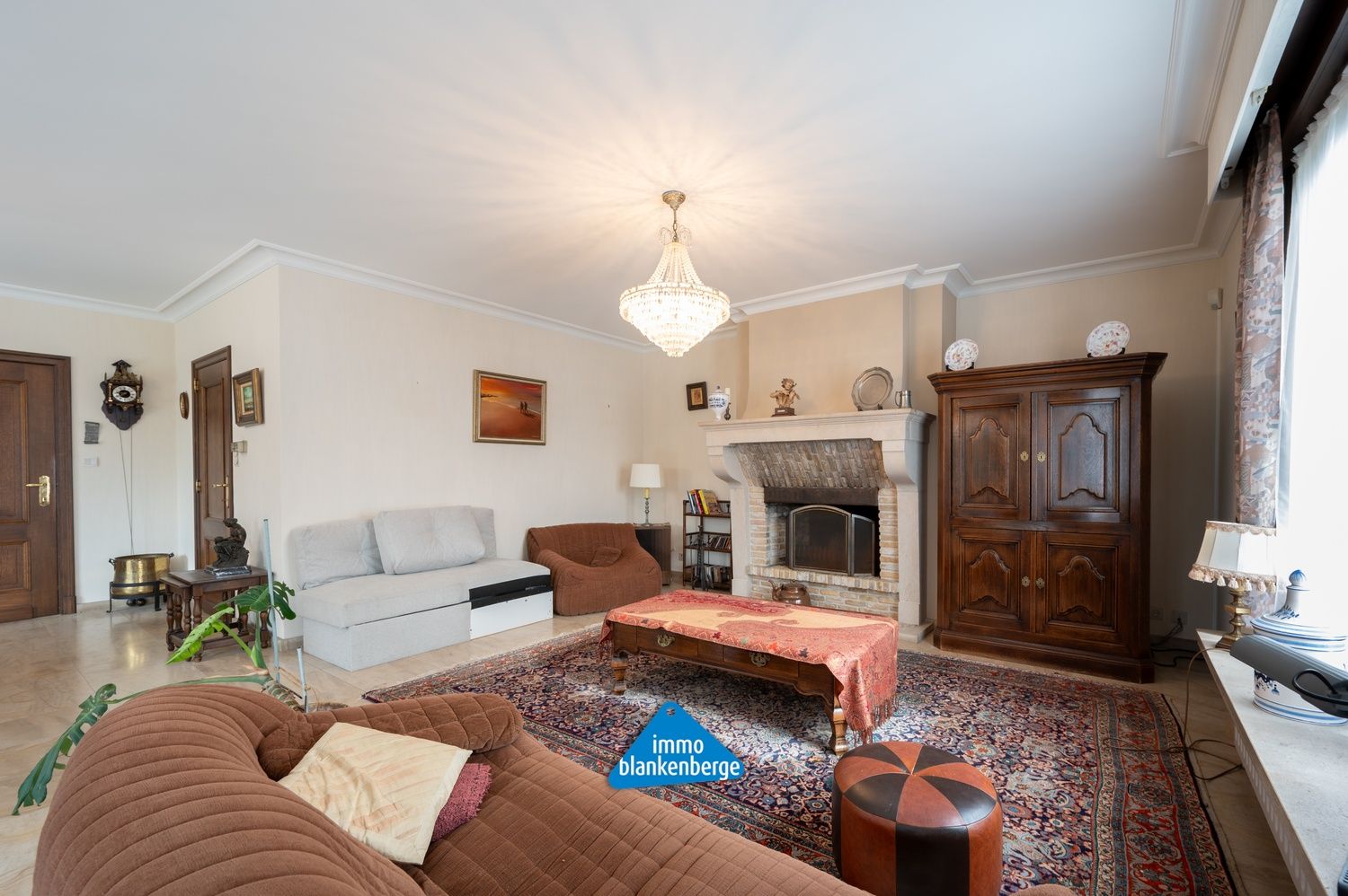 Exclusieve villa in een gegeerde residentiële wijk foto 4