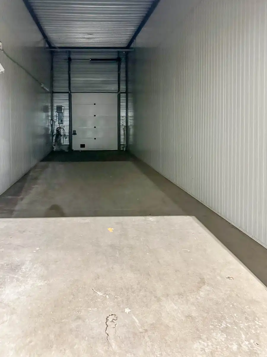 Magazijnen (3x 50m²) Te Huur op industriële site met hoge bereikbaarheid vlakbij R4 foto 4