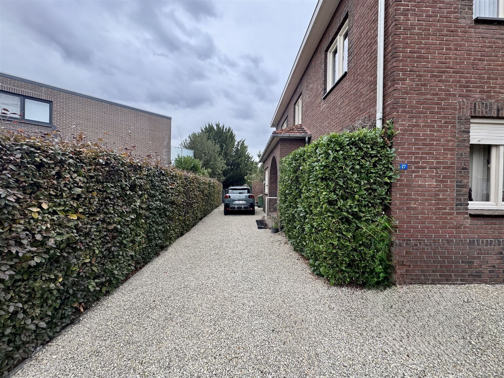 Halfopen bebouwing met 4 slaapkamers te koop foto 2