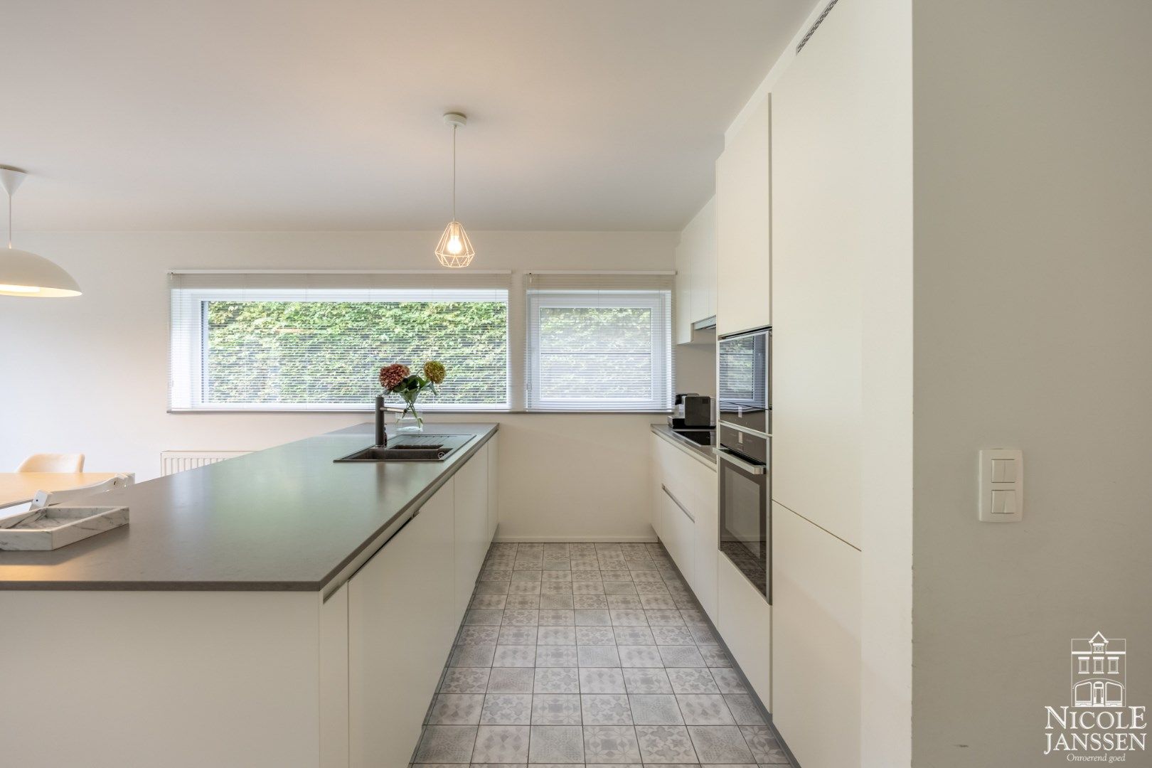 Moderne halfopen nieuwbouwwoning met drie slaapkamers  foto 12