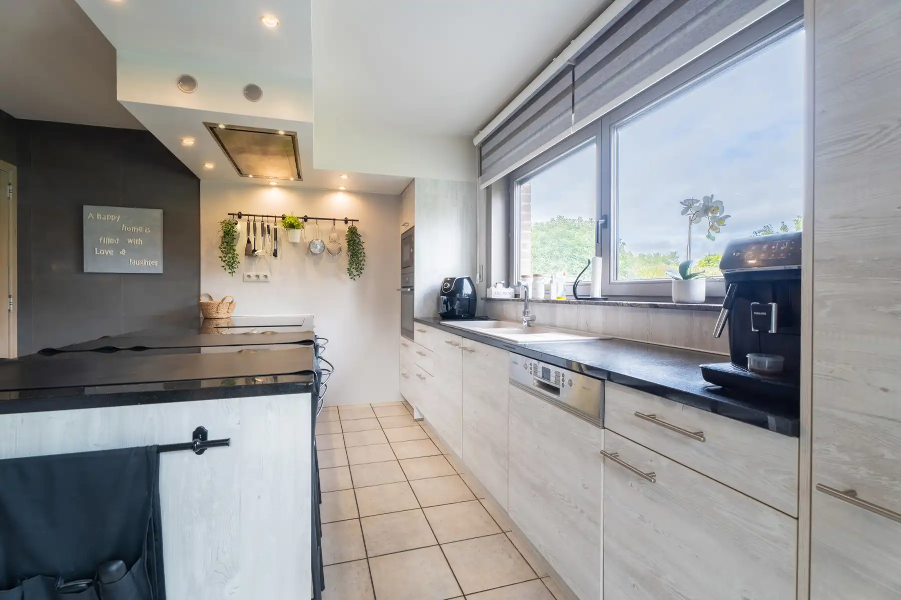 Ruime gezinswoning met 5 slaapkamers. foto 8