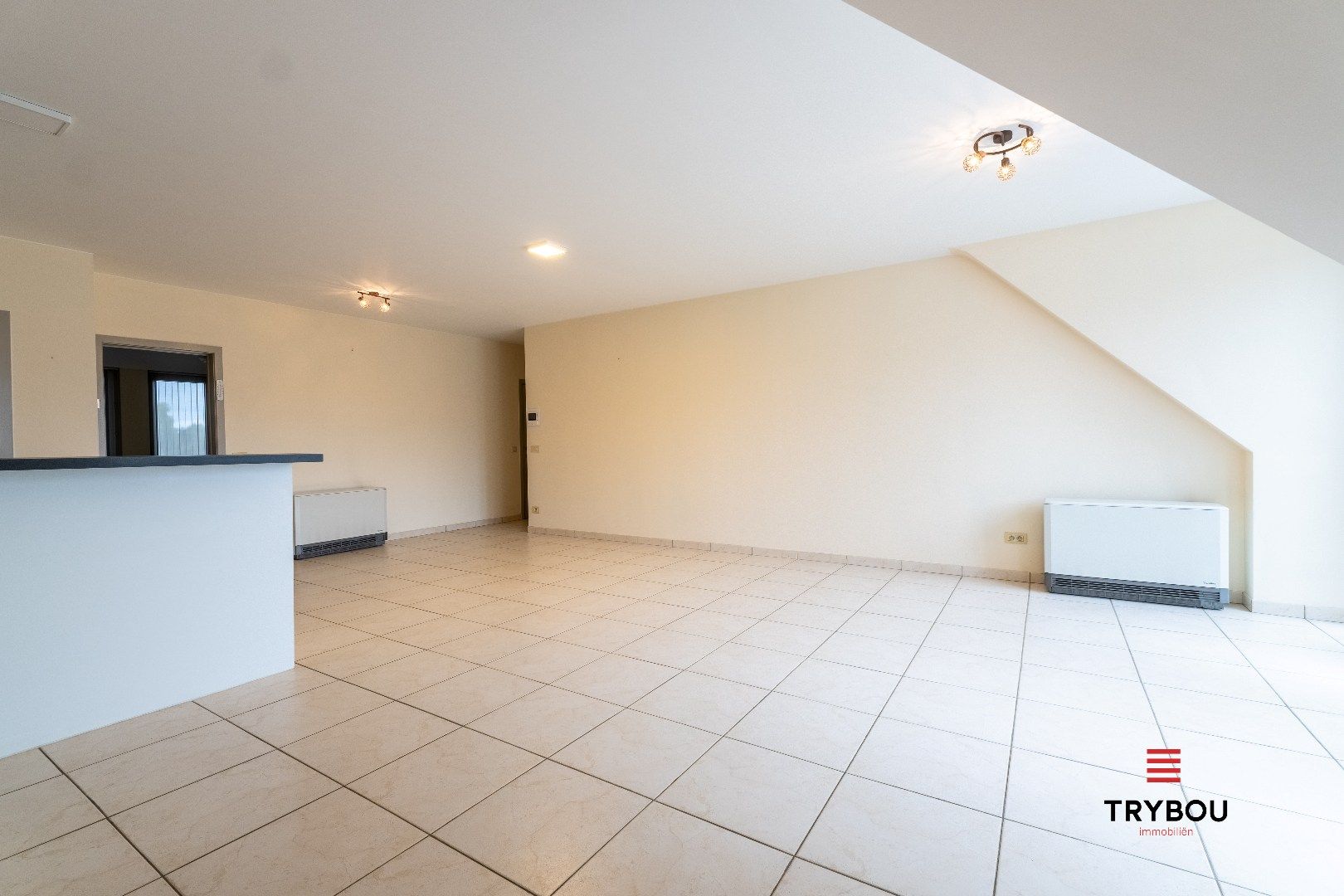 Duplex-appartement met 2 slaapkamers op de Markt van Houthulst  foto 8