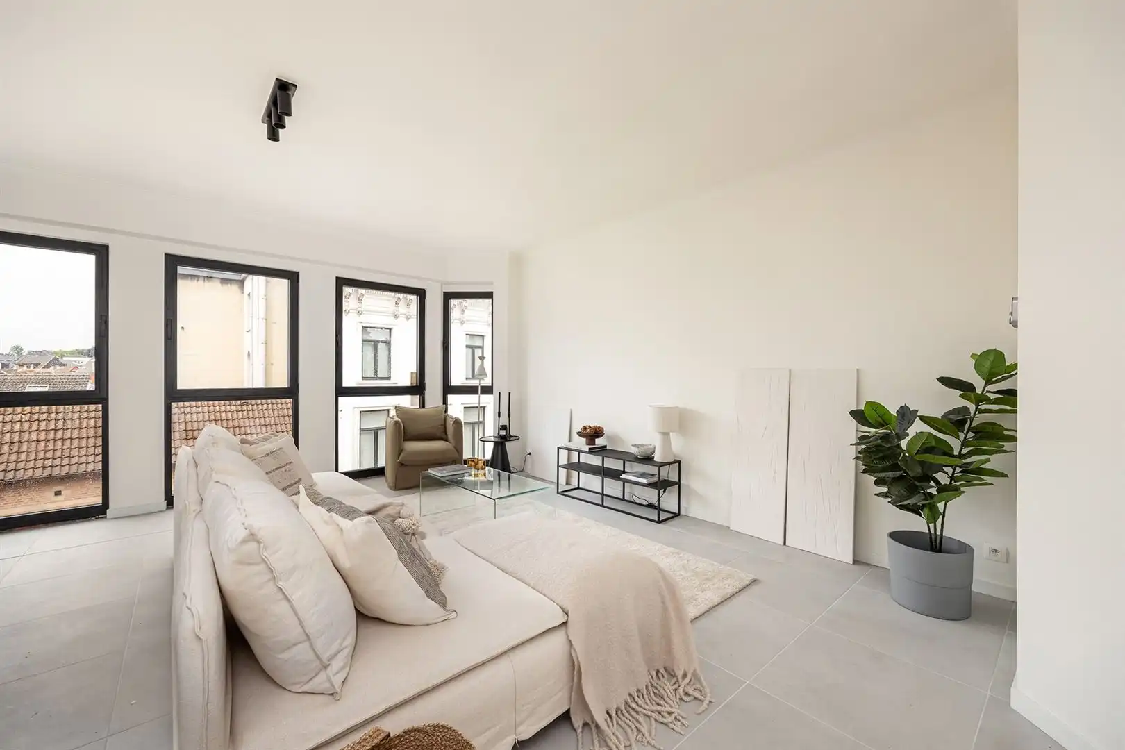 instapklare renovatie met groot terras foto 5