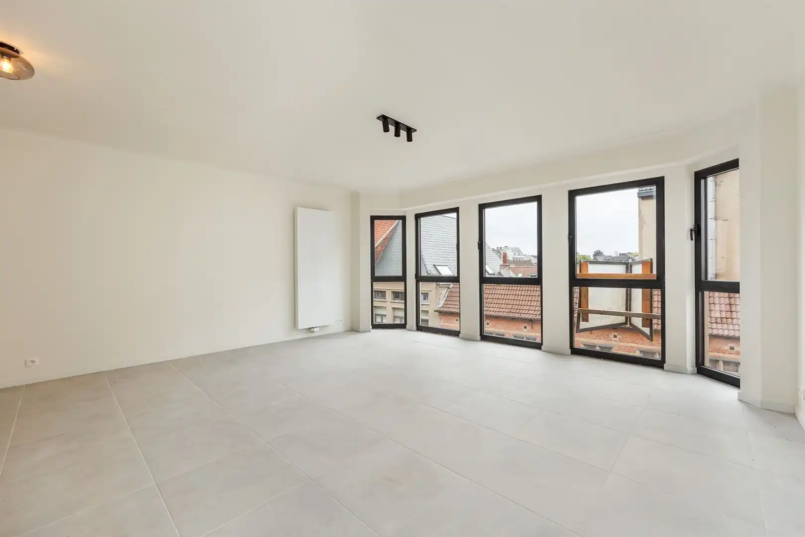 Gerenoveerd appartement met terras foto 5