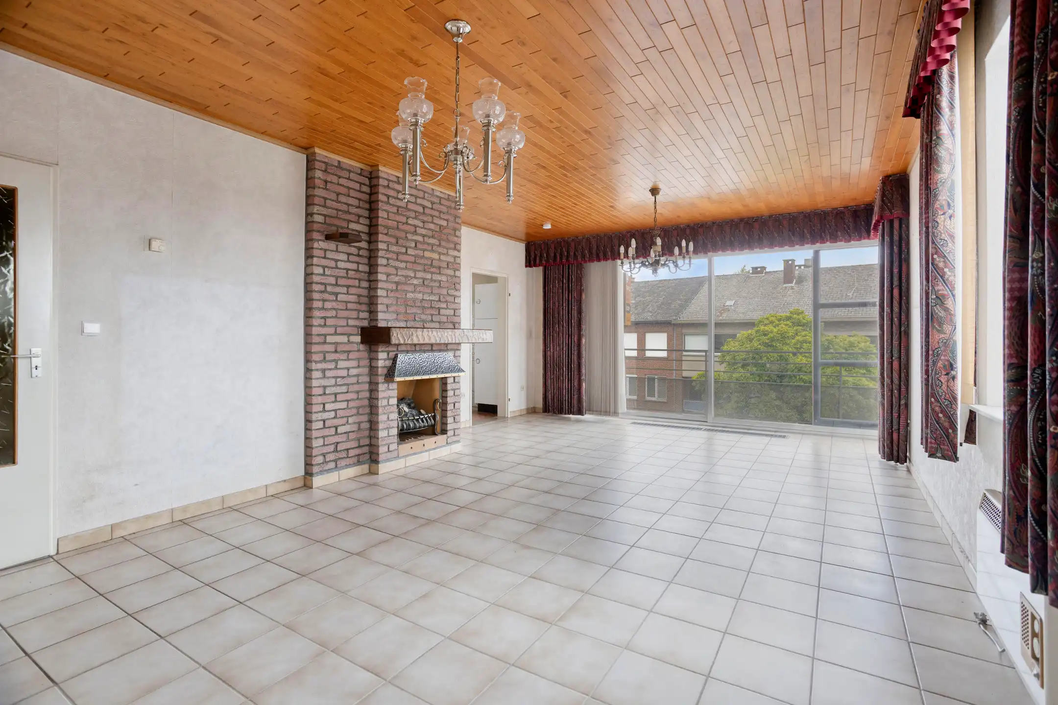 Te renoveren appartement met 3 slaapkamers foto 4
