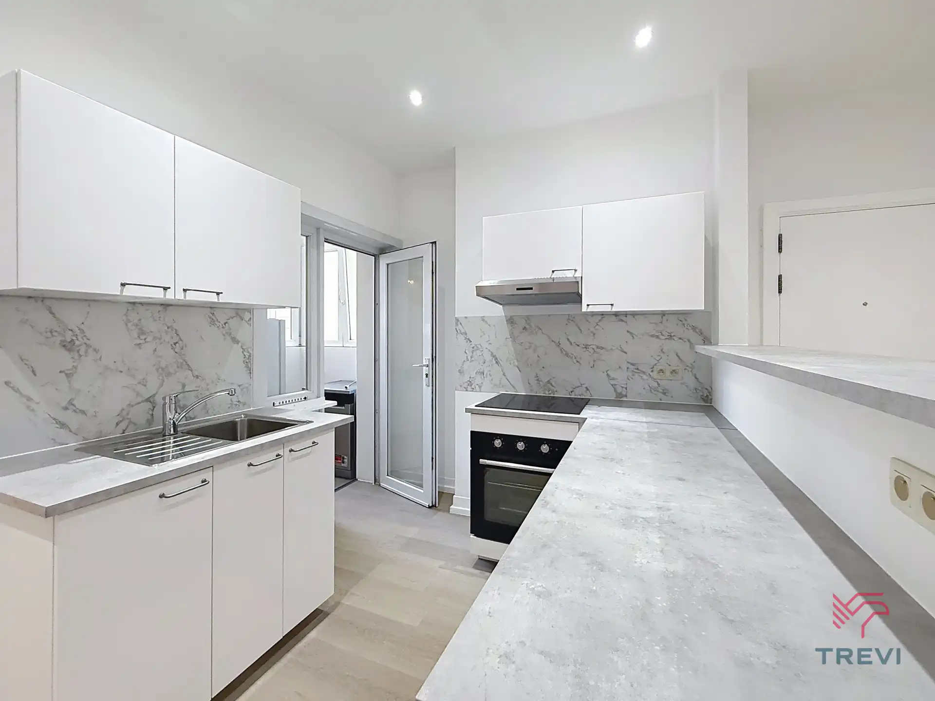 Appartement met 2 slaapkamers + studeerkamer! foto 7