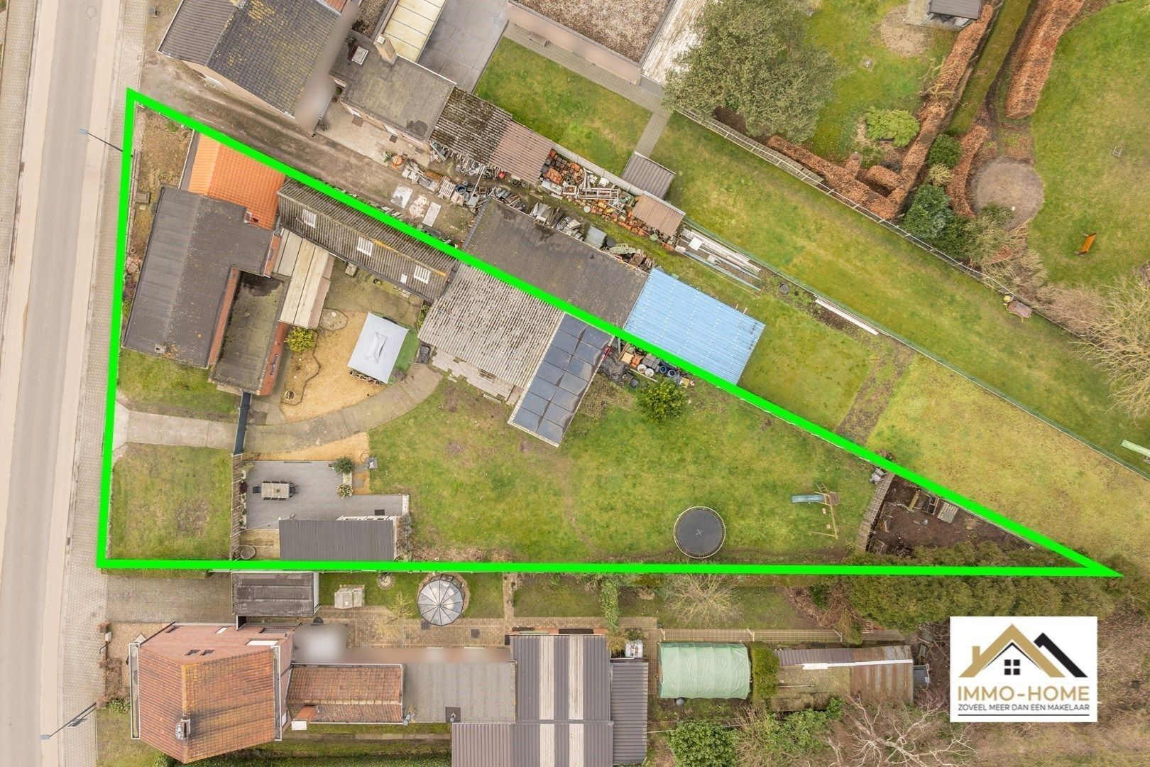 Ruime gerenoveerde woning met ruime grond!  foto 2