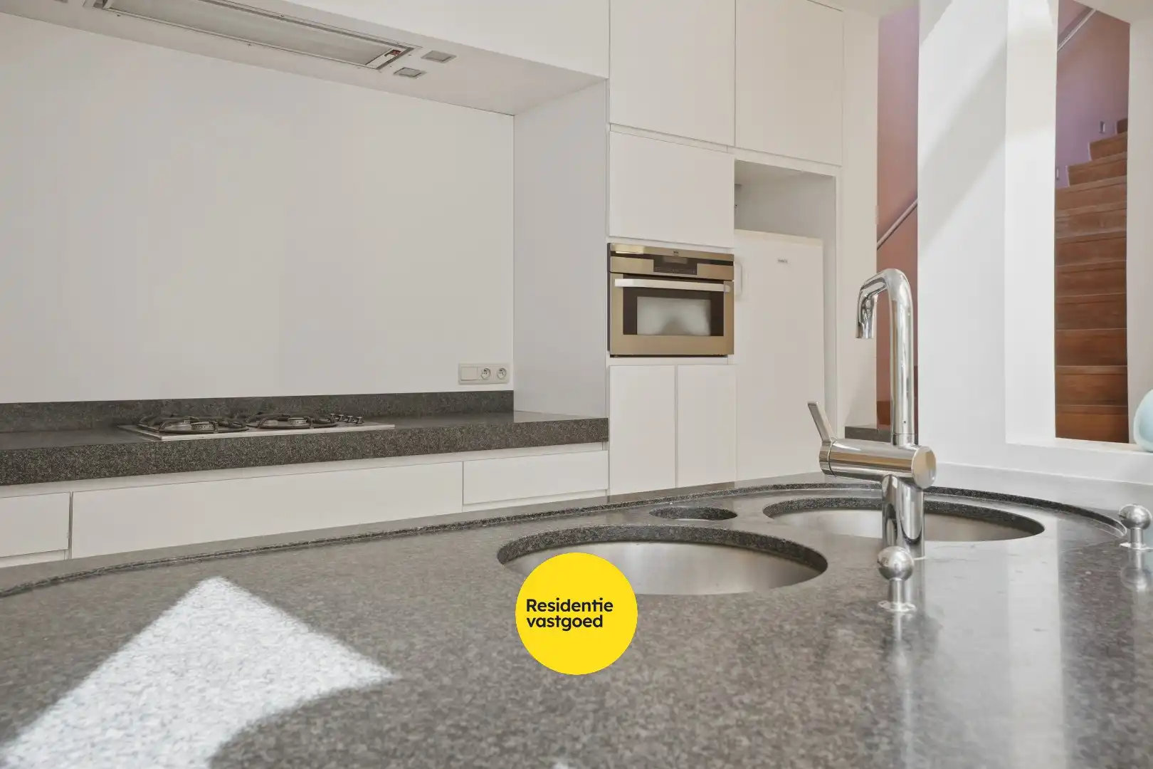 Multifunctionele woning met handelsruimte in hartje Veurne. foto 7