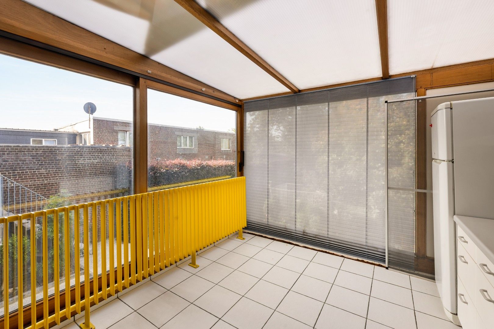 Karaktervolle voormalige dokterswoning met praktijkruimte, lift, dubbele garage, 5 SLPK. en grote tuin foto 23