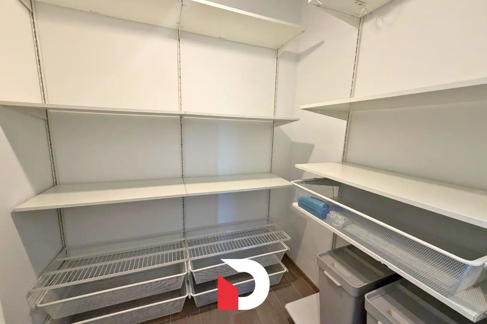 Appartement met 2 slaapkamers, ruim terras en autostaanplaats foto 15
