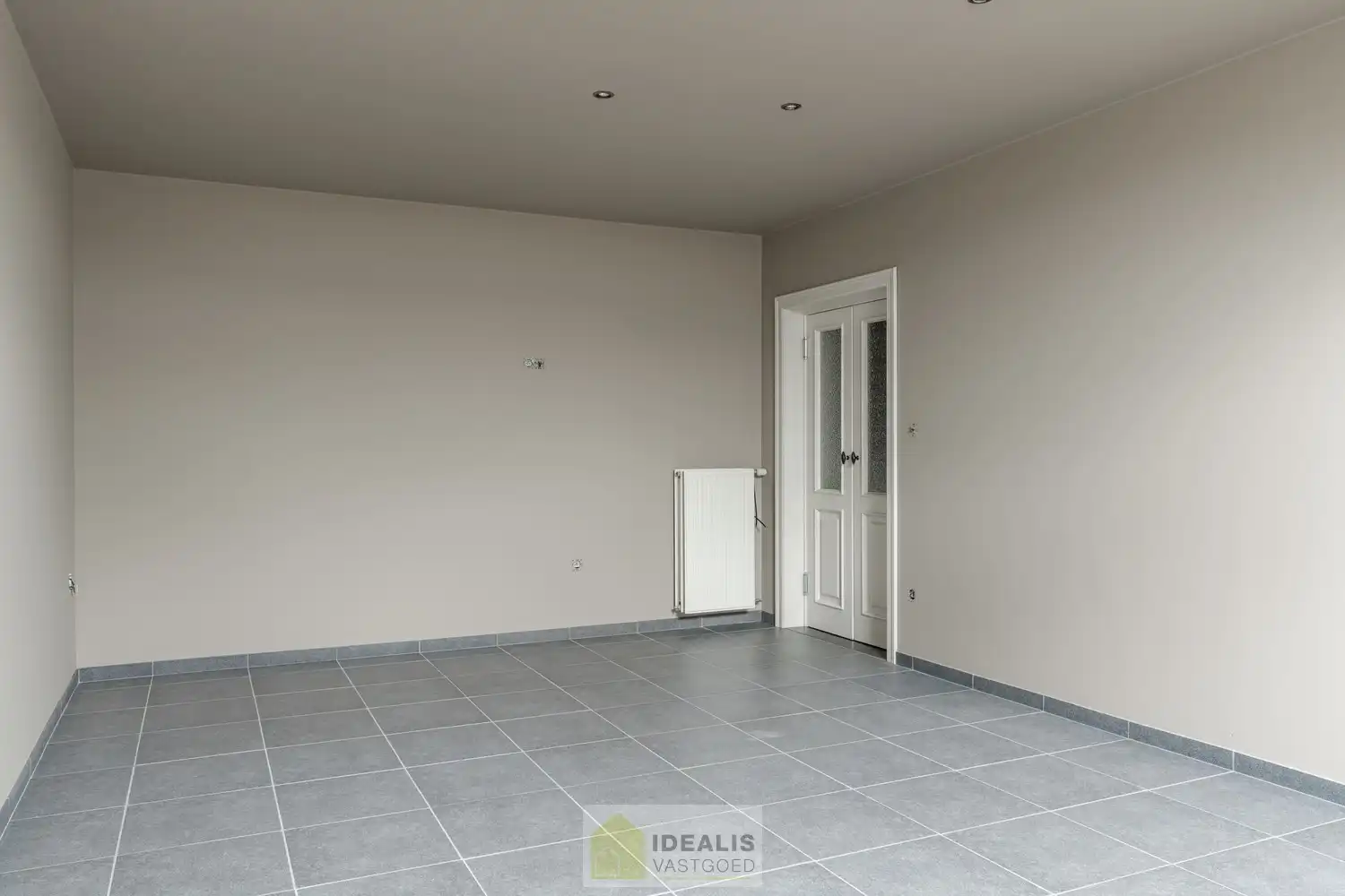 INSTAPKLARE HANDELSRUIMTE VAN MAAR LIEFST +- 410M² MET RIANTE WONING OP SCHITTERENDE COMMERCIËLE ZICHTLOCATIE!! foto 56