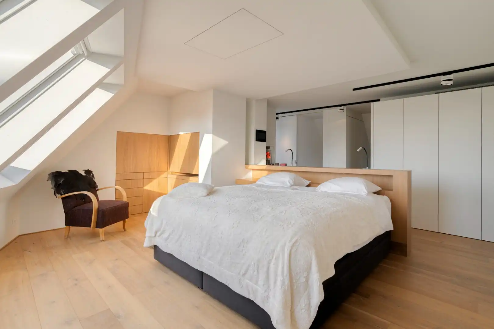 Exclusief penthouse met subliem zicht op de torens van Brugge foto 14