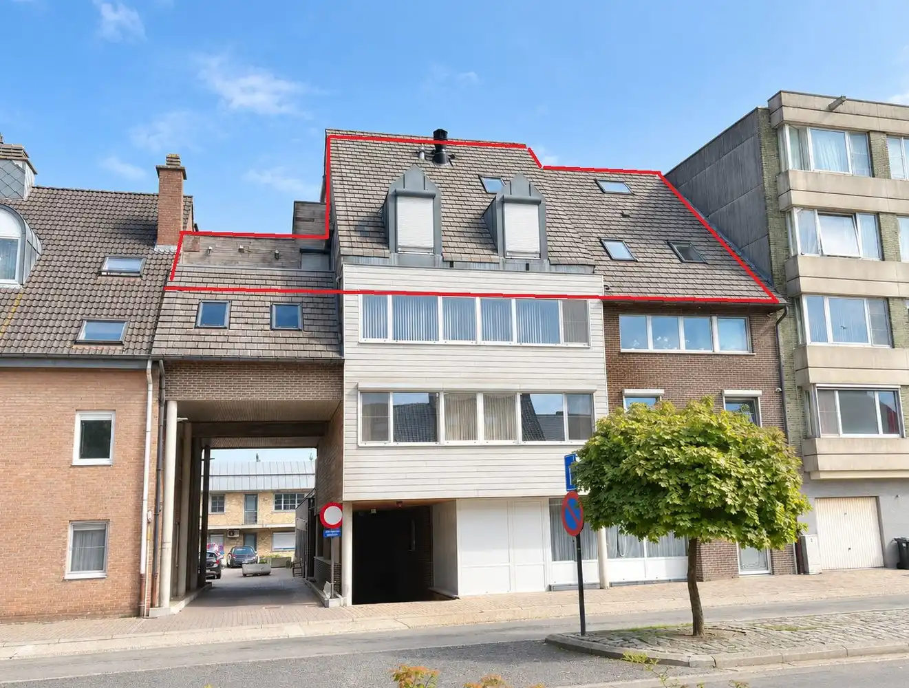 Riant instapklaar appartement (ca 204 m²) op de Kleine Ring met 2 staanplaatsen foto 2