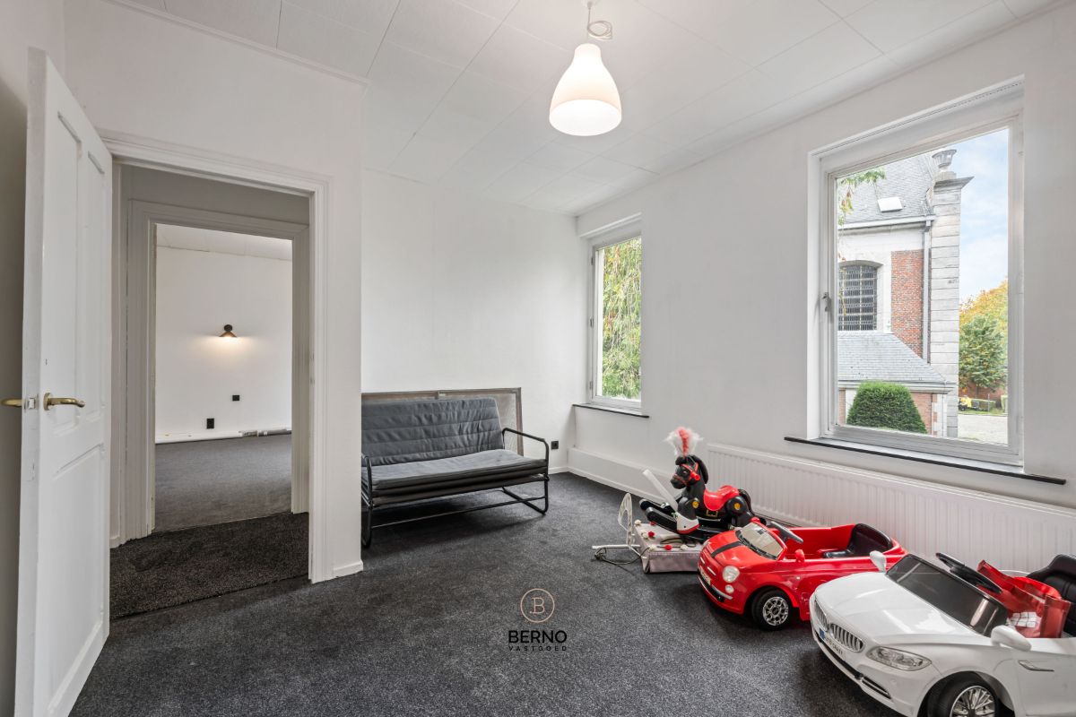 Rustig gelegen woning met 3 slaapkamers en ruime garage. foto 17