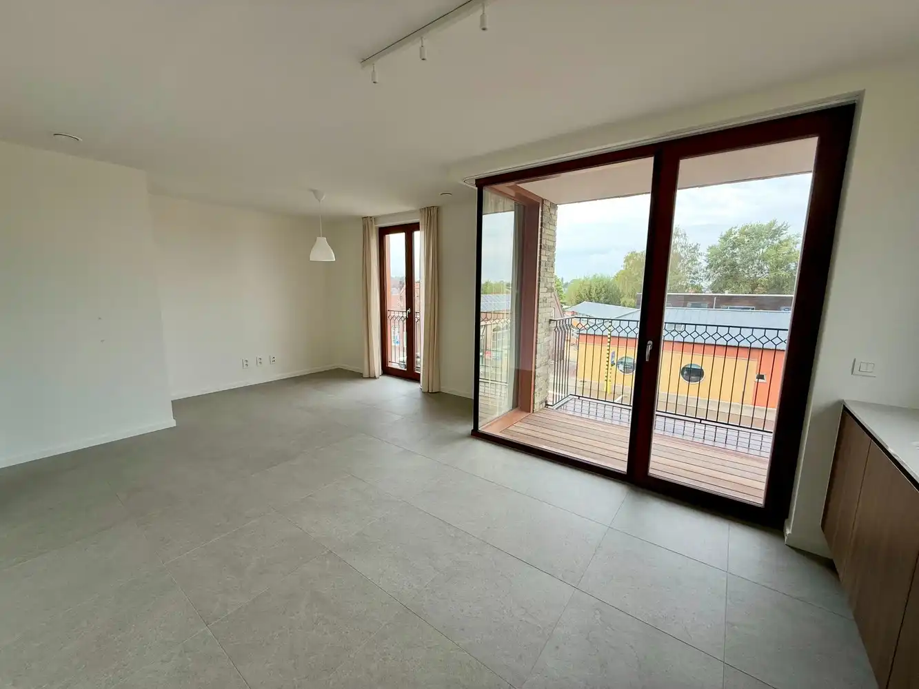 Nieuwbouwappartement met 2 slaapkamers en 2 autostaanplaatsen te huur in centrum Eke foto 5