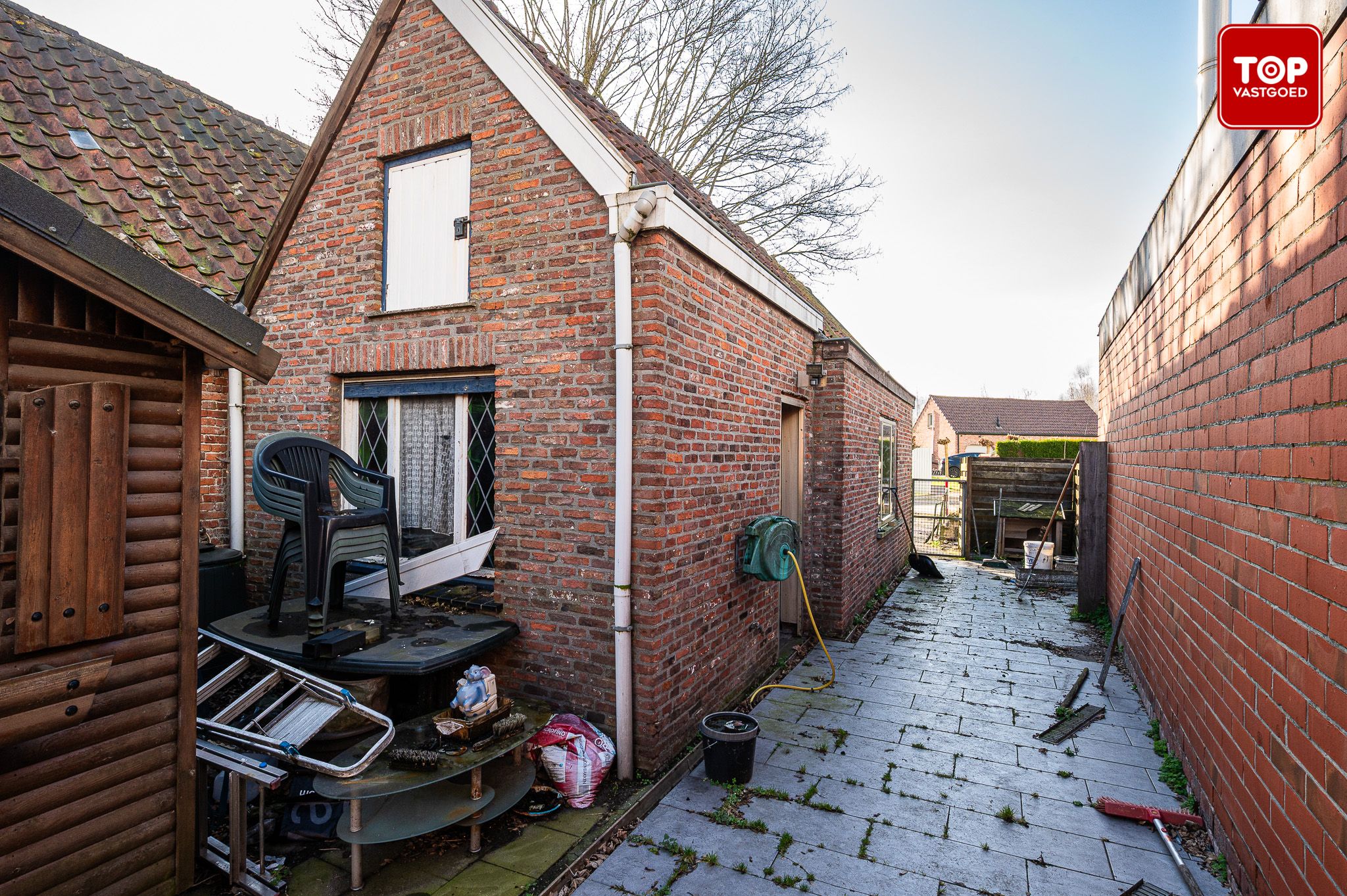 Woning met 3 slaapkamers en garage met aparte toegang.  foto 21
