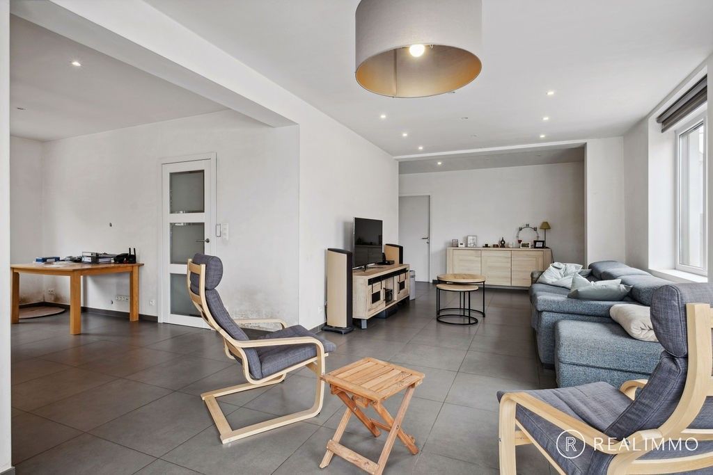 Volledig gerenoveerde woning op ruim perceel! foto 5