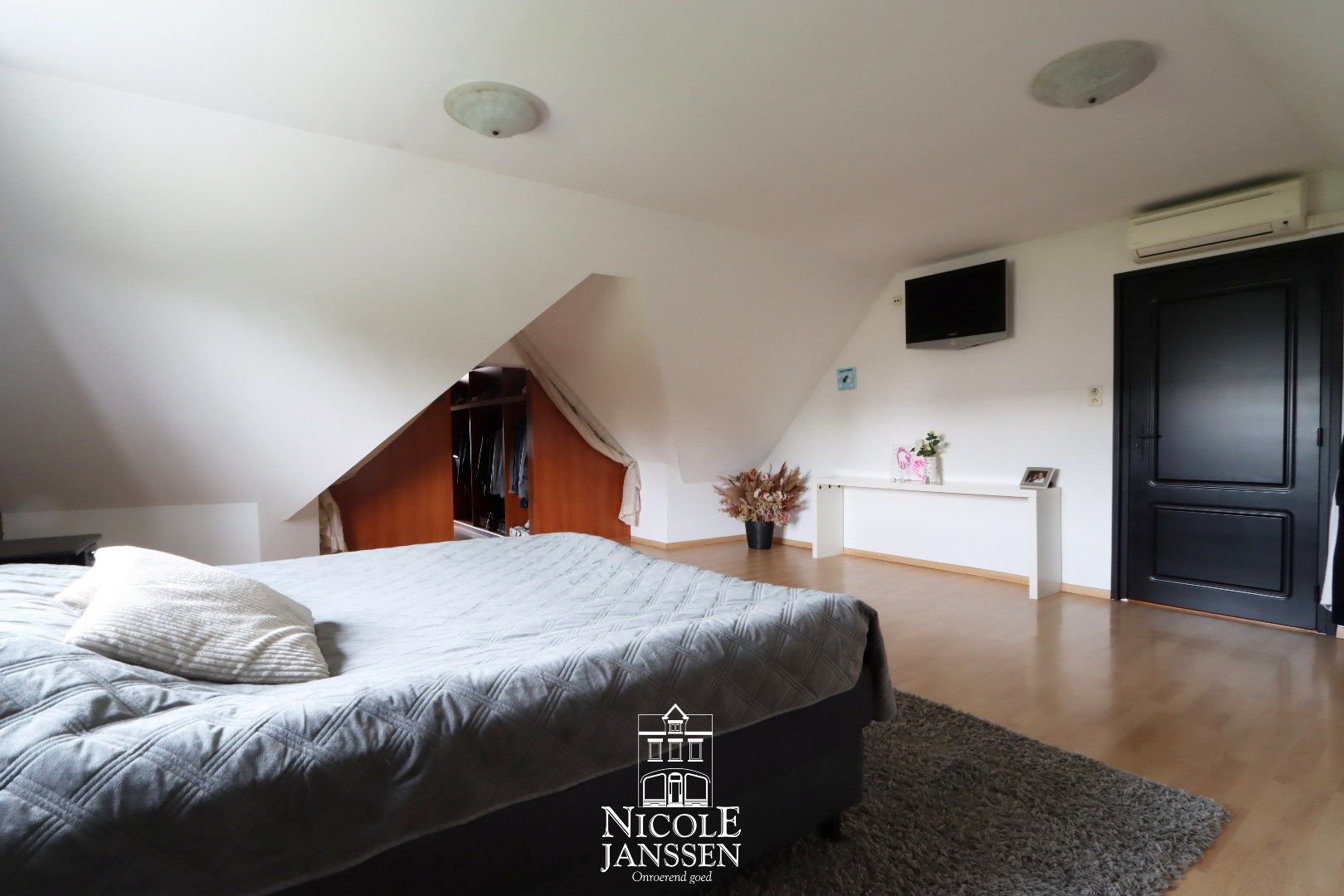 Ruime vrijstaande woning  foto 22