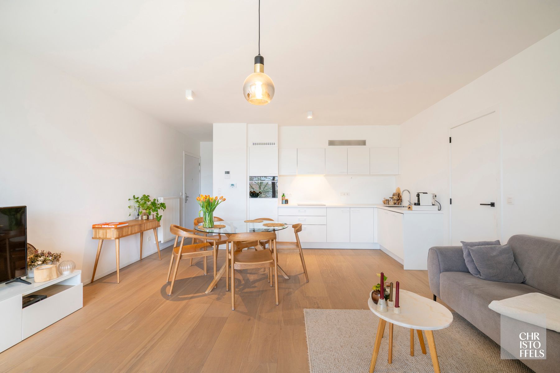 Modern en energiezuinig 2-slaapkamerappartement te Lanaken! foto {{pictureIndex}}