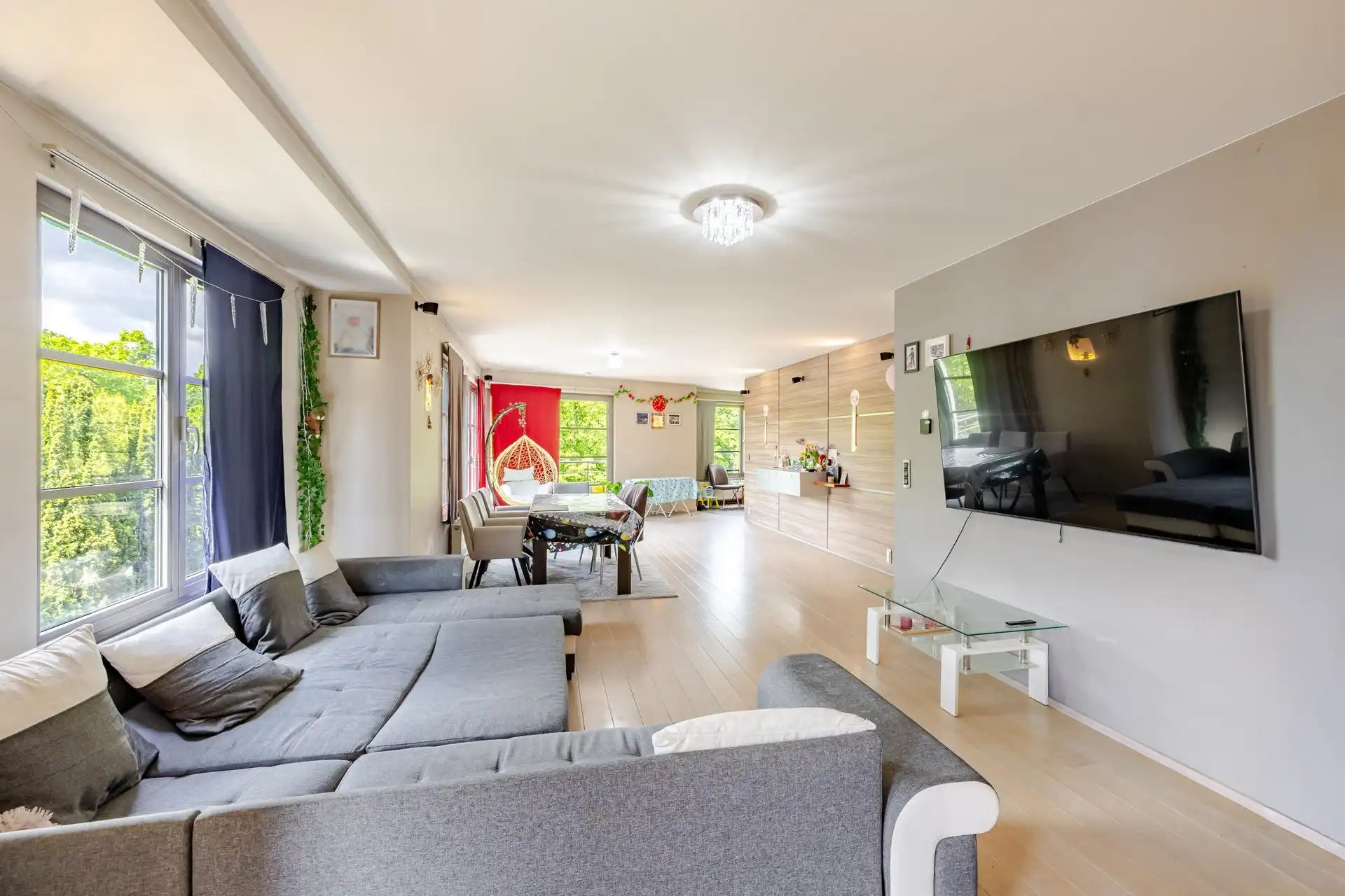 Uitzonderlijk lichtrijk hoekappartement van maar liefst 150 m² foto 4