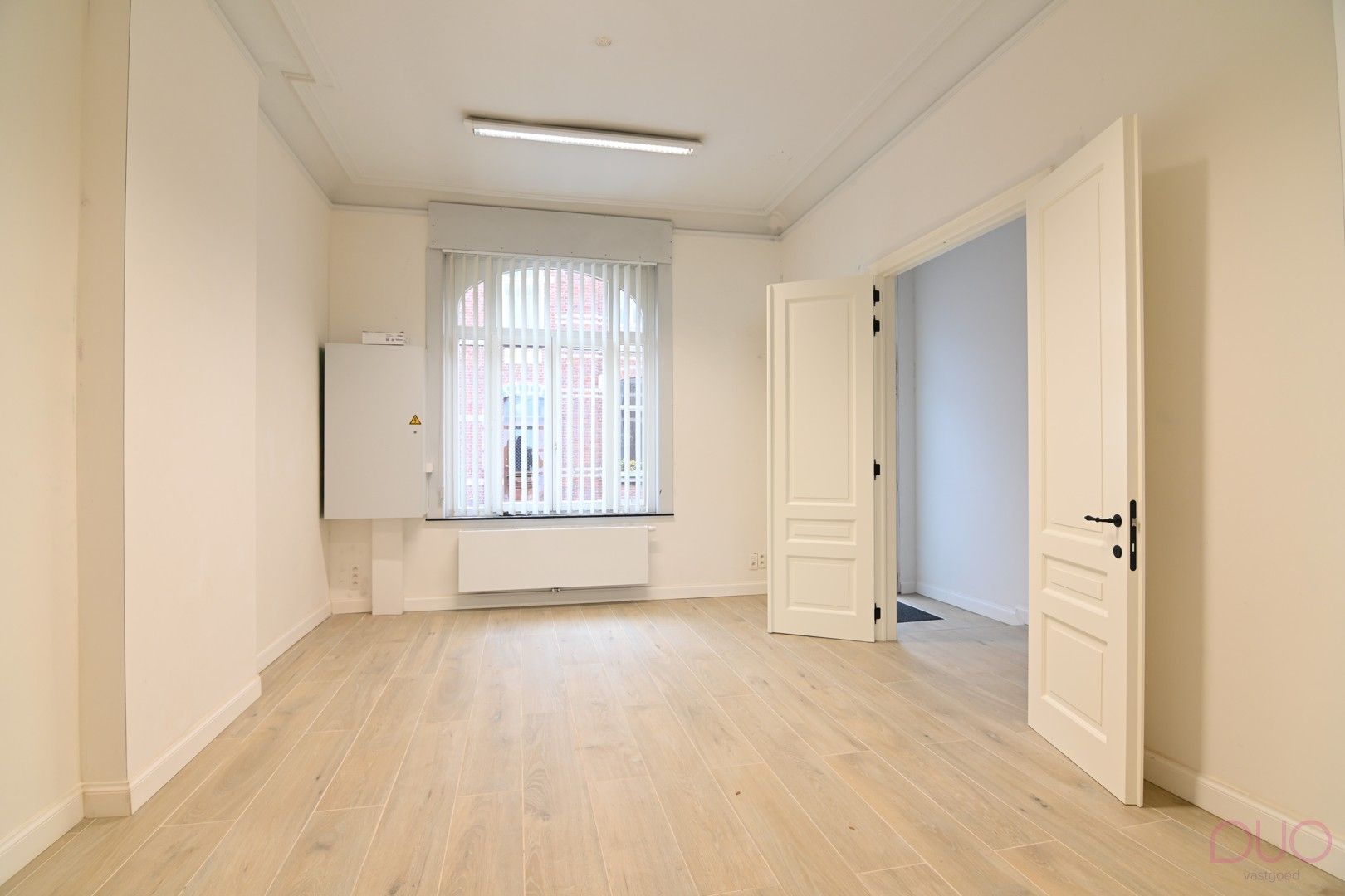 Instapklare herenwoning in het hartje van Sint-Truiden met 6 slaapkamers foto 4