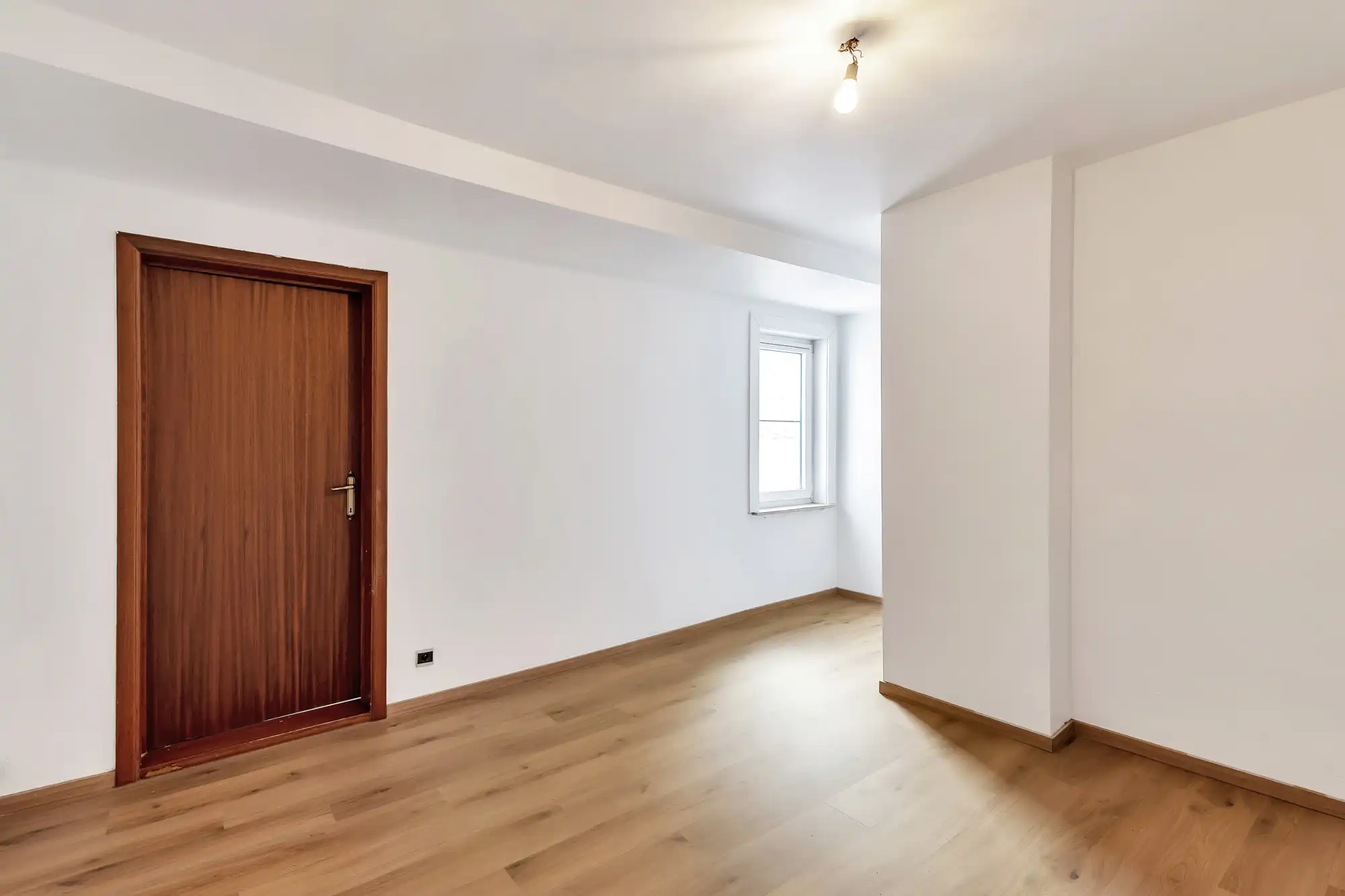 Goed onderhouden ruime rijwoning met tuin foto 17