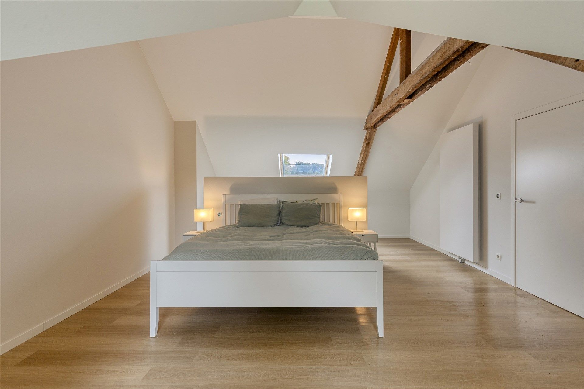 Luxueuze woning met riante tuin te Sint-Lievens-Houtem foto 14