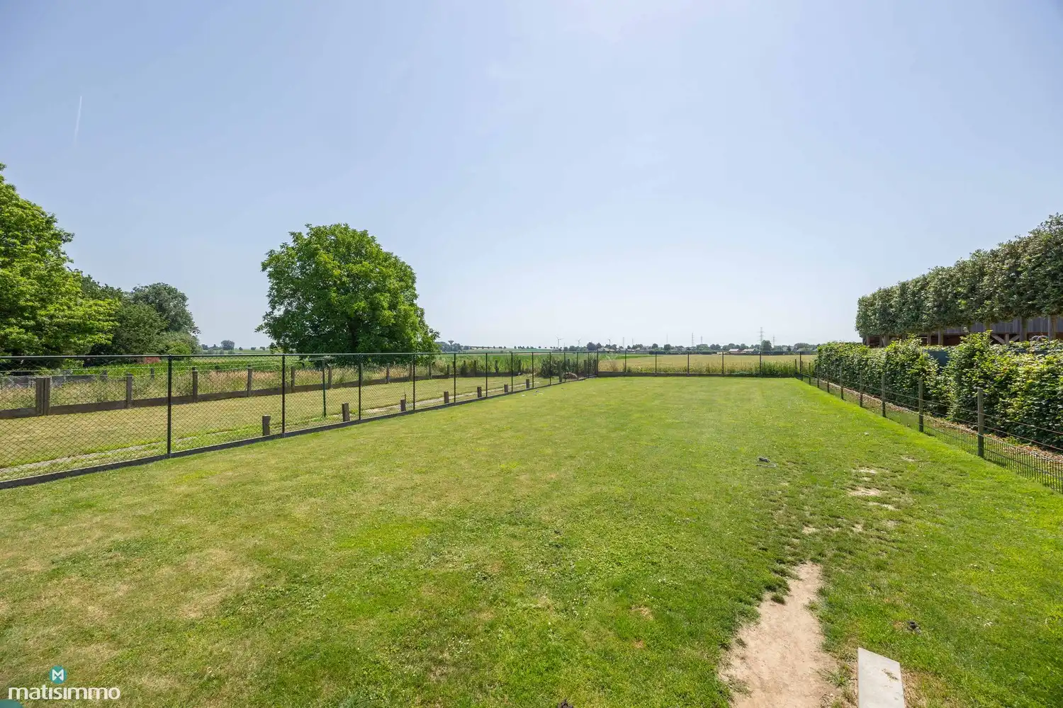GROTENDEELS GERENOVEERDE EN ENERGIEZUINIGE GEZINSWONING MET ZUIDGERICHTE TUIN VAN 832M² EN GARAGE VAN 73 M² foto 33