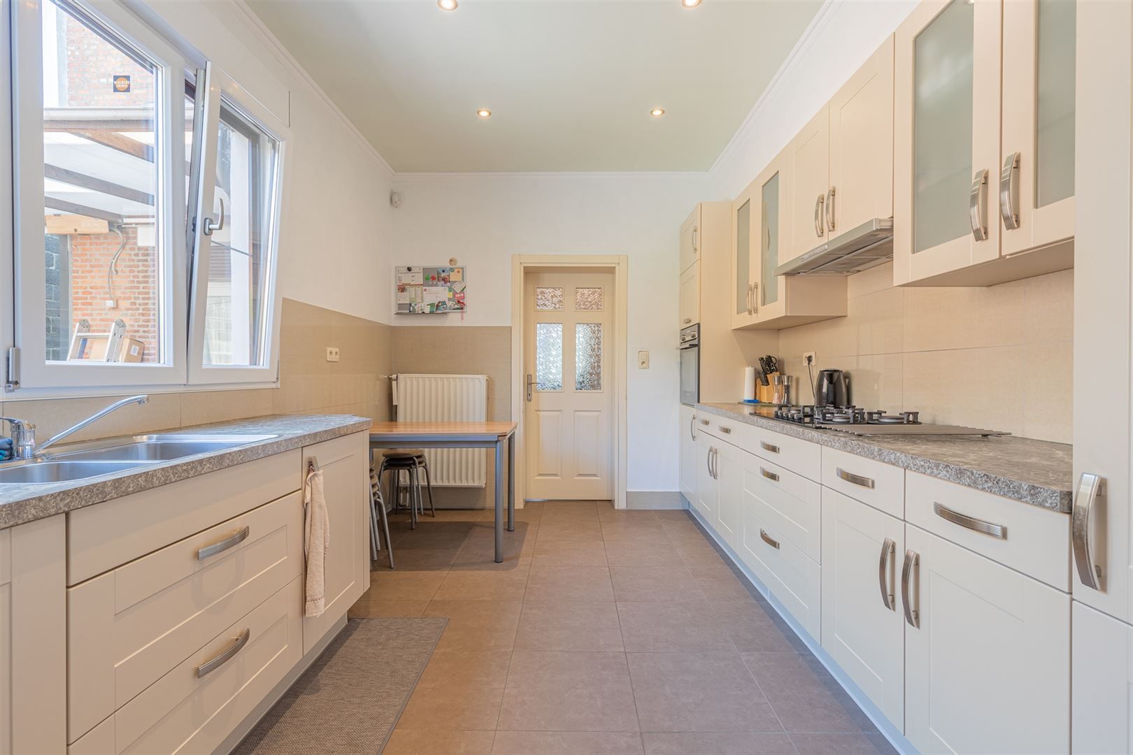 Comfortabele en instapklare gezinswoning met 3 slaapkamers foto 8