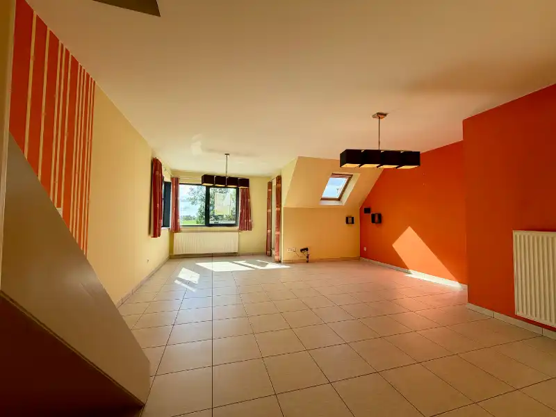 Energiezuinig instapklaar duplex-appartement met privatieve autostaanplaats foto 5