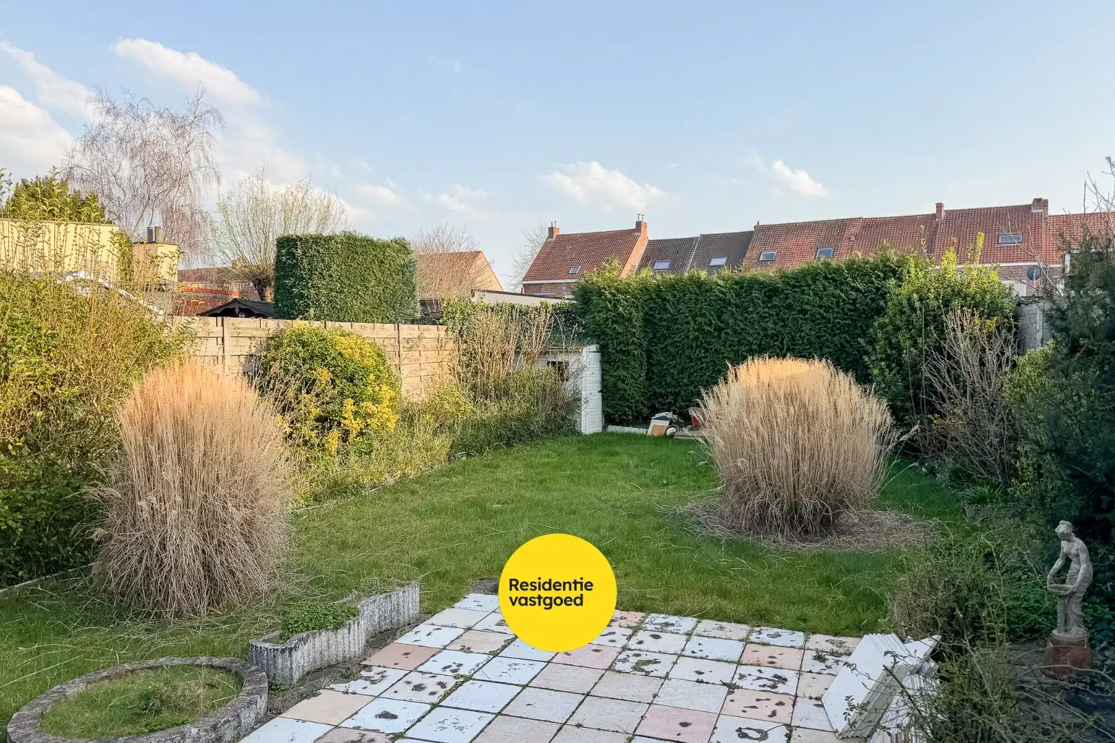 Ruime woning met zuidgerichte tuin te Sint-Michiels foto 2