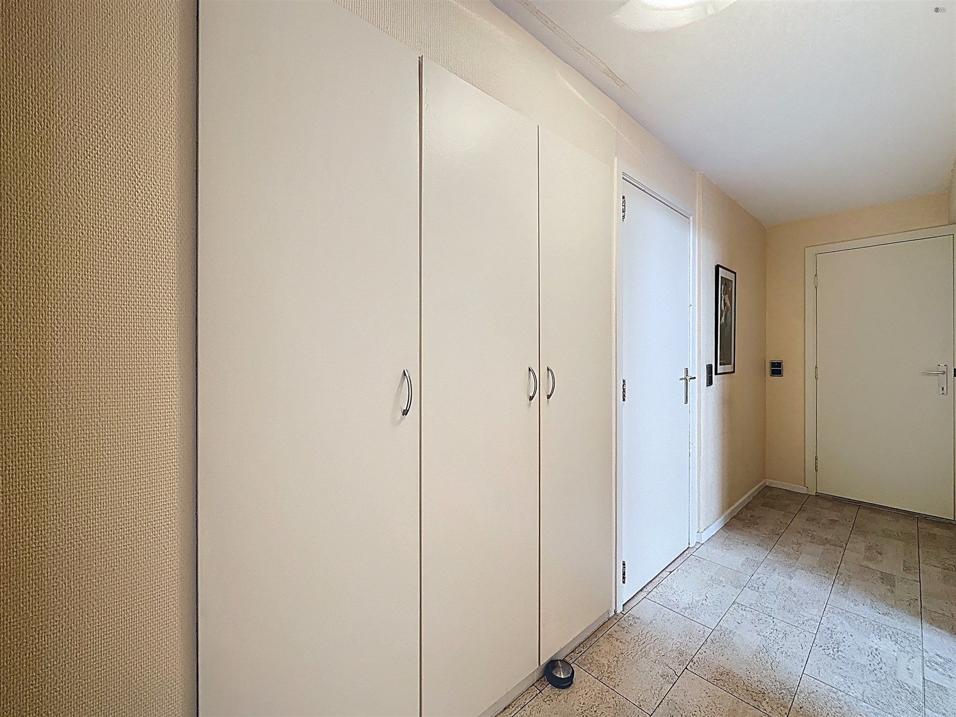 Ruim, energiezuinig appartement met 3 slaapkamers en terras in Sint-Niklaas foto 11