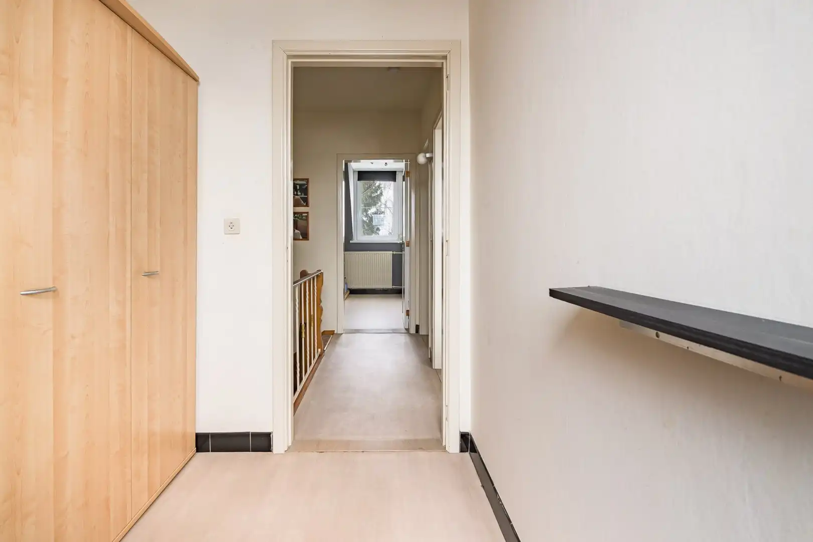 Instapklare woning met garage in een rustige straat! foto 23