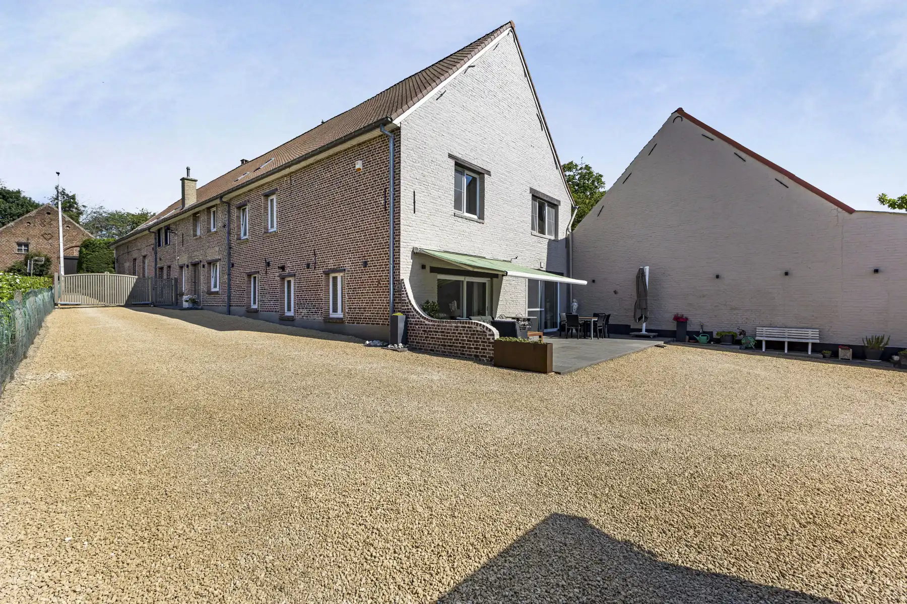 Ruime karakterwoning met 6 kamers, 3 badkamers en tuin foto 47