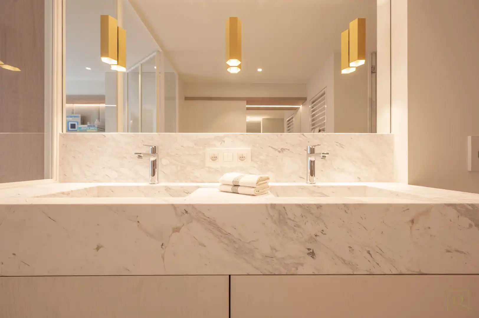 Prachtig gerenoveerd appartement met 3 slaapkamers vlakbij de Dumortierlaan. foto 16