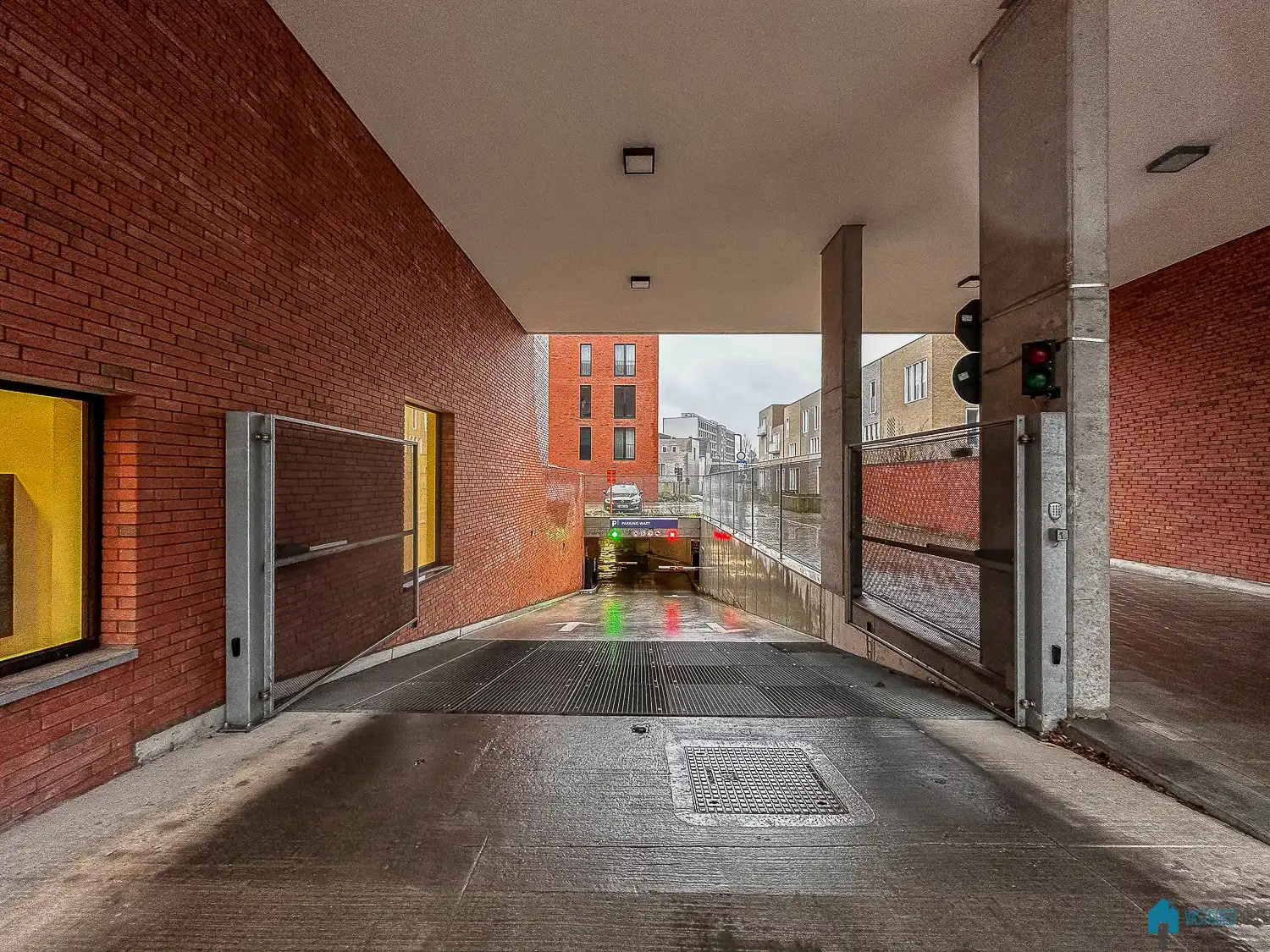 Autostaanplaatsen  foto {{pictureIndex}}