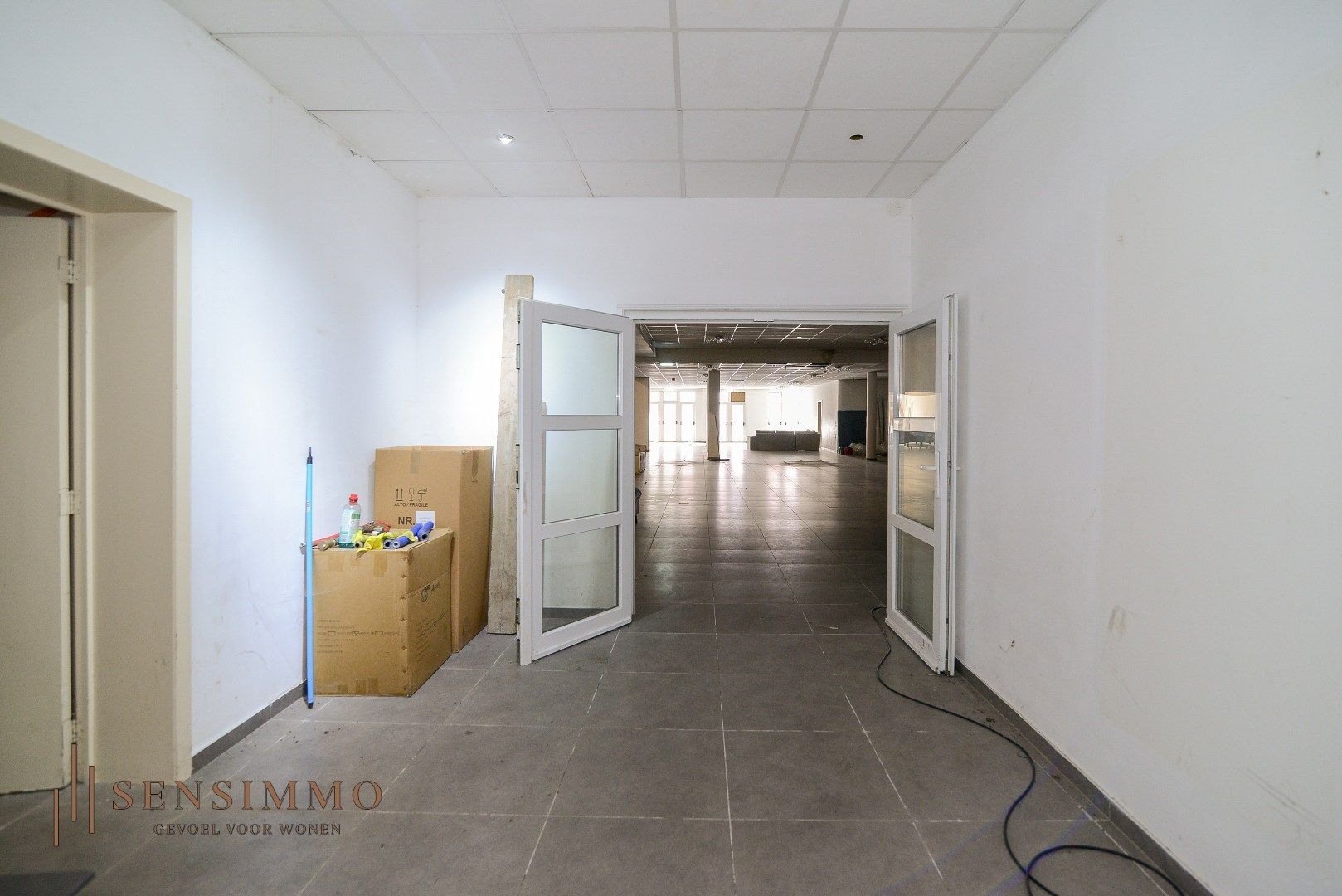 Gigantisch handelsruimte van 1.457 m² in het centrum van Maasmechelen! foto 12