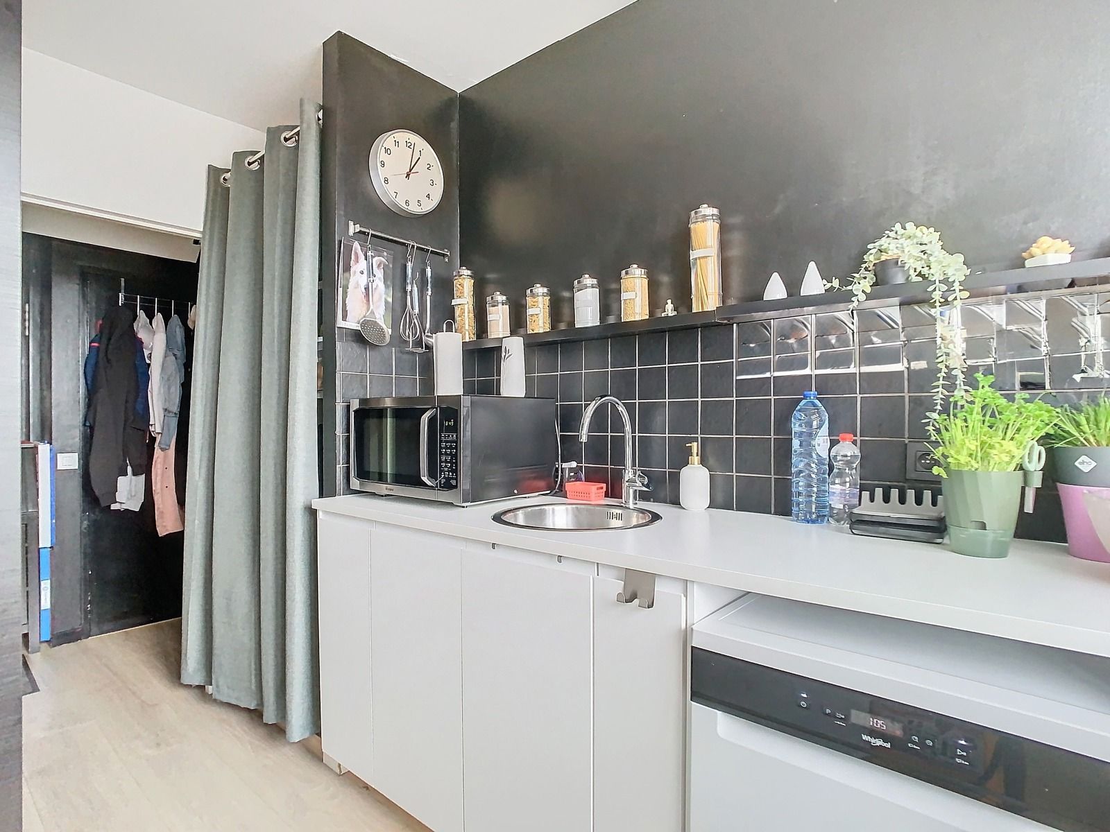 Centraal gelegen appartement met 1 SLPK! foto 6