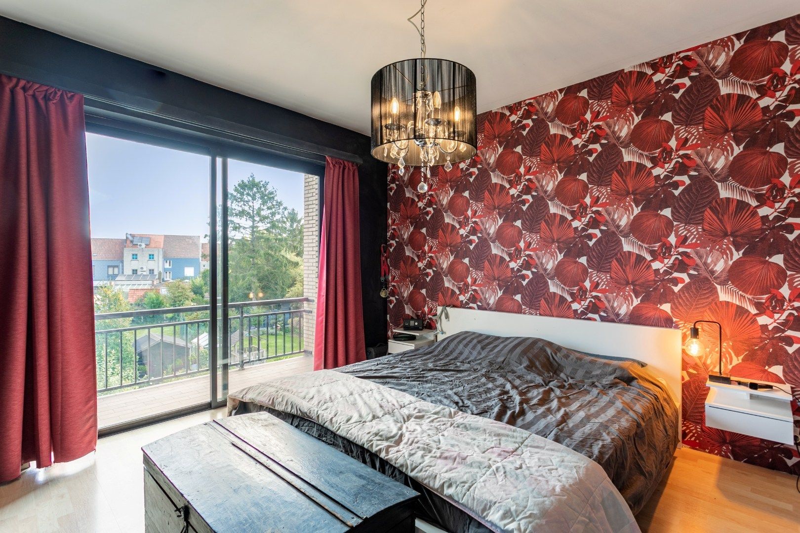 Solide woning met 6 slaapkamers, tuin en garage  foto 15