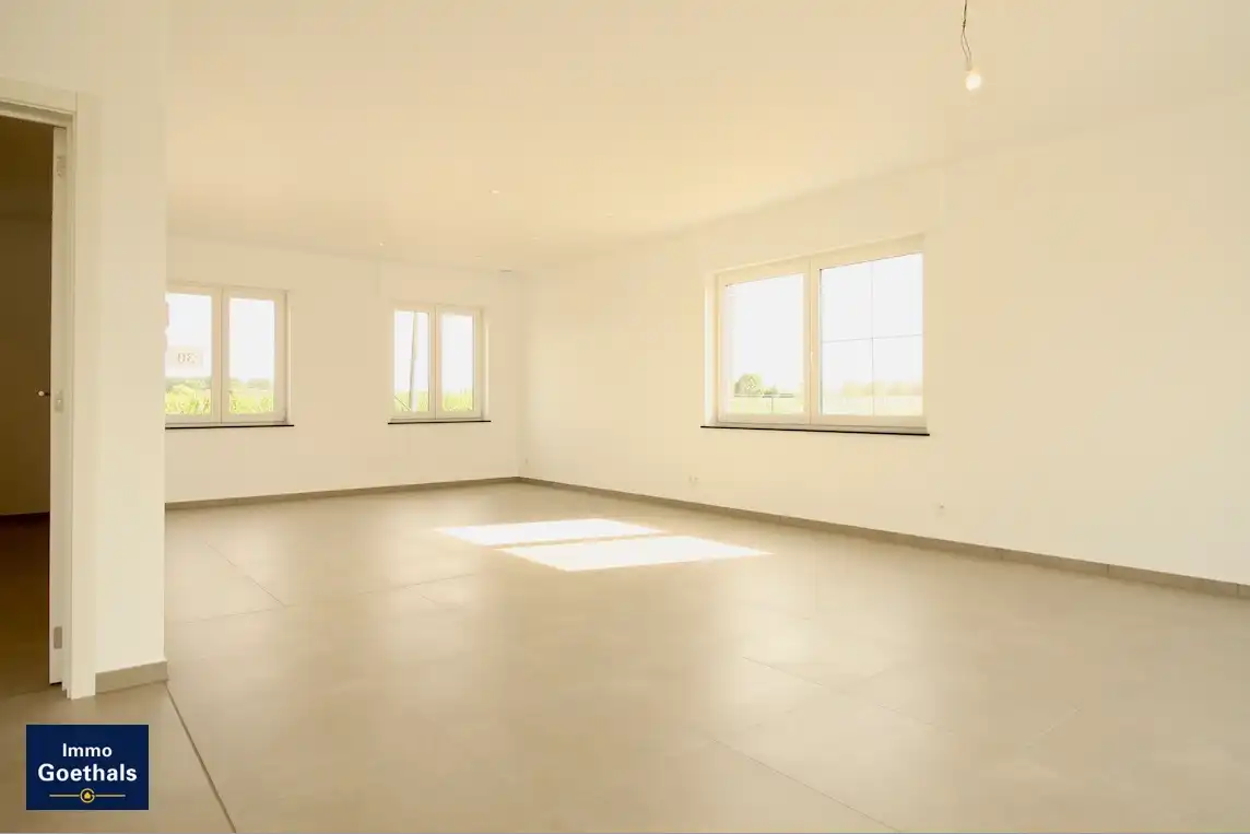 Ruime en recente pastoriewoning te huur in Zulte-Machelen foto 6