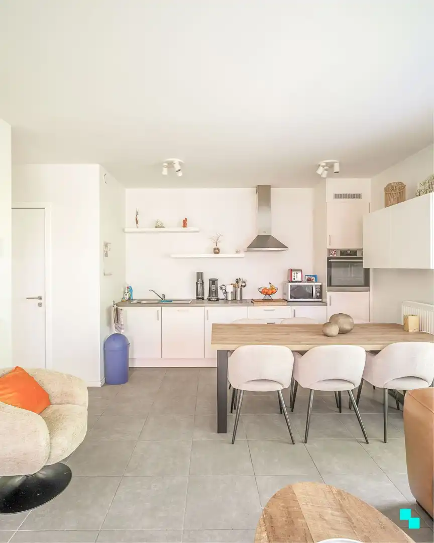 Gelijkvloers appartement omgeven door groen aan de Sint-Denijskerk foto 4