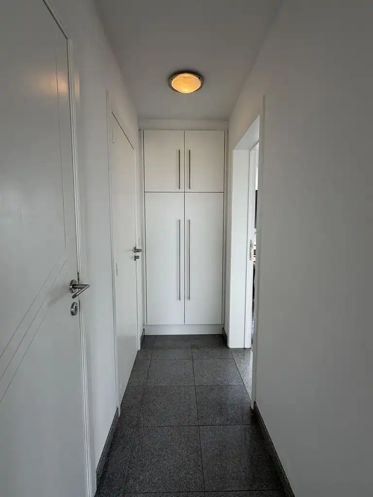 Zeer ruim en stijlvol 1-slaapkamer appartement met extra polyvalente ruimte en terrasje in het centrum van Neeroeteren.  foto 13