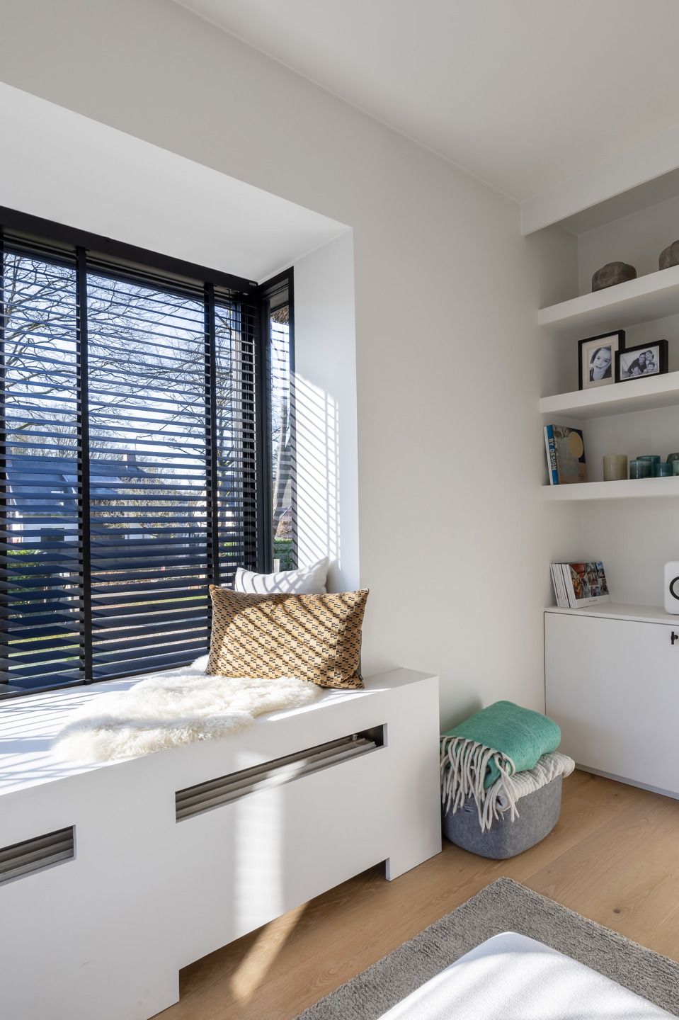 Recent gerenoveerde rietgedekte villa vooraan Schilde dorp! foto 7