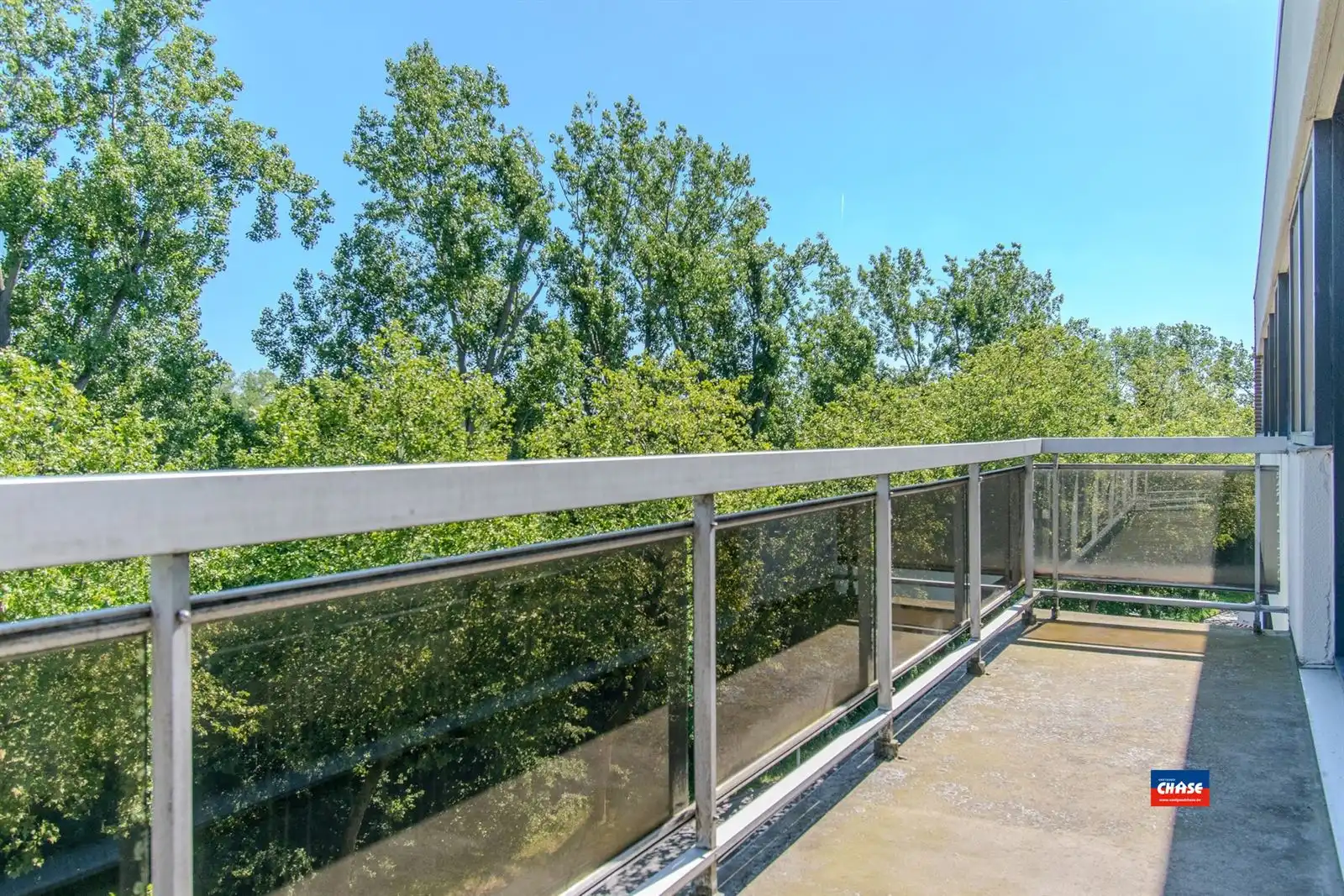 Op te frissen appartement met 1 slaapkamer en terras foto 6