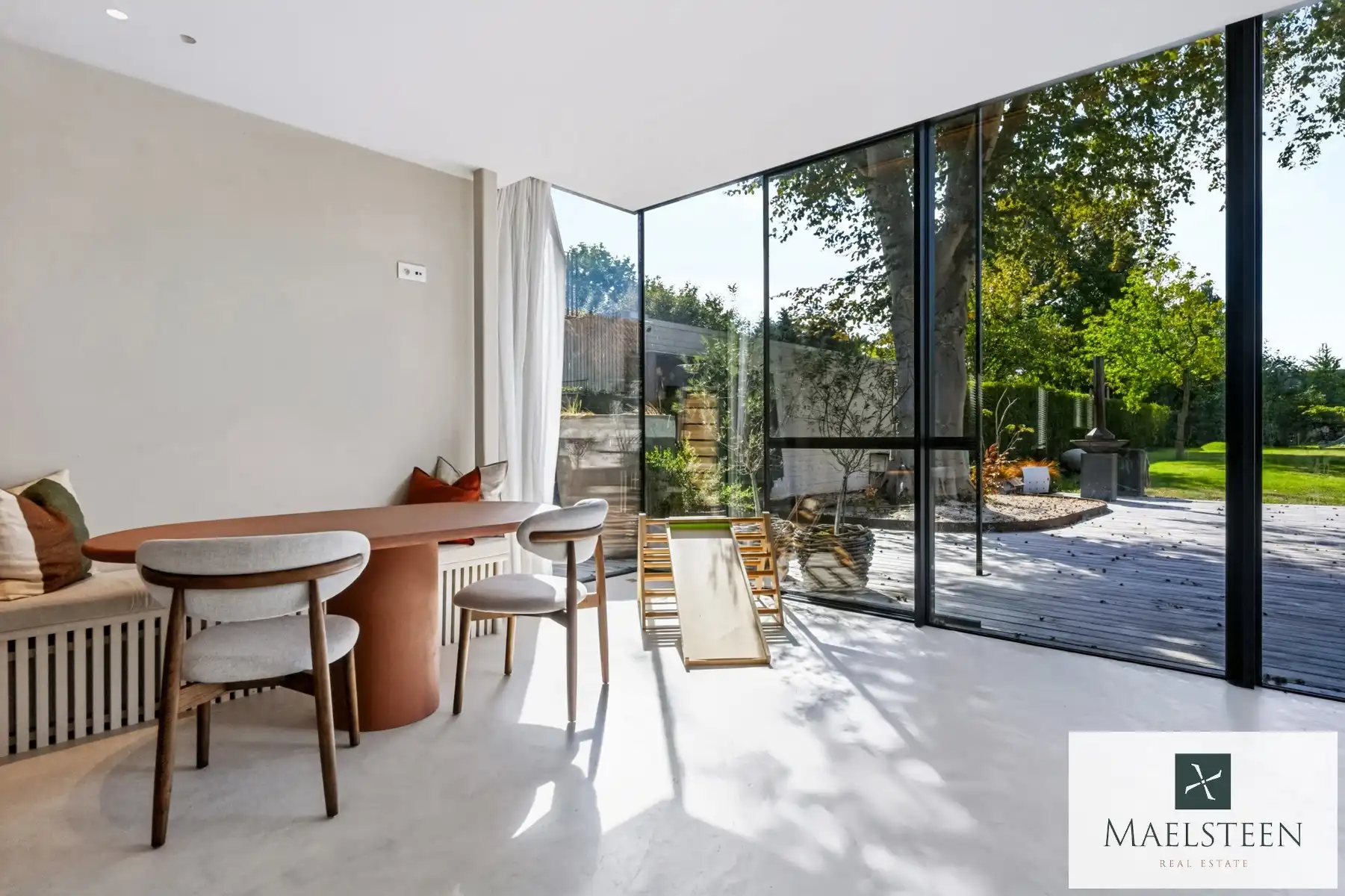 Top afgewerkte, instapklare villa op 1076 m² in Sint-Andries foto 2
