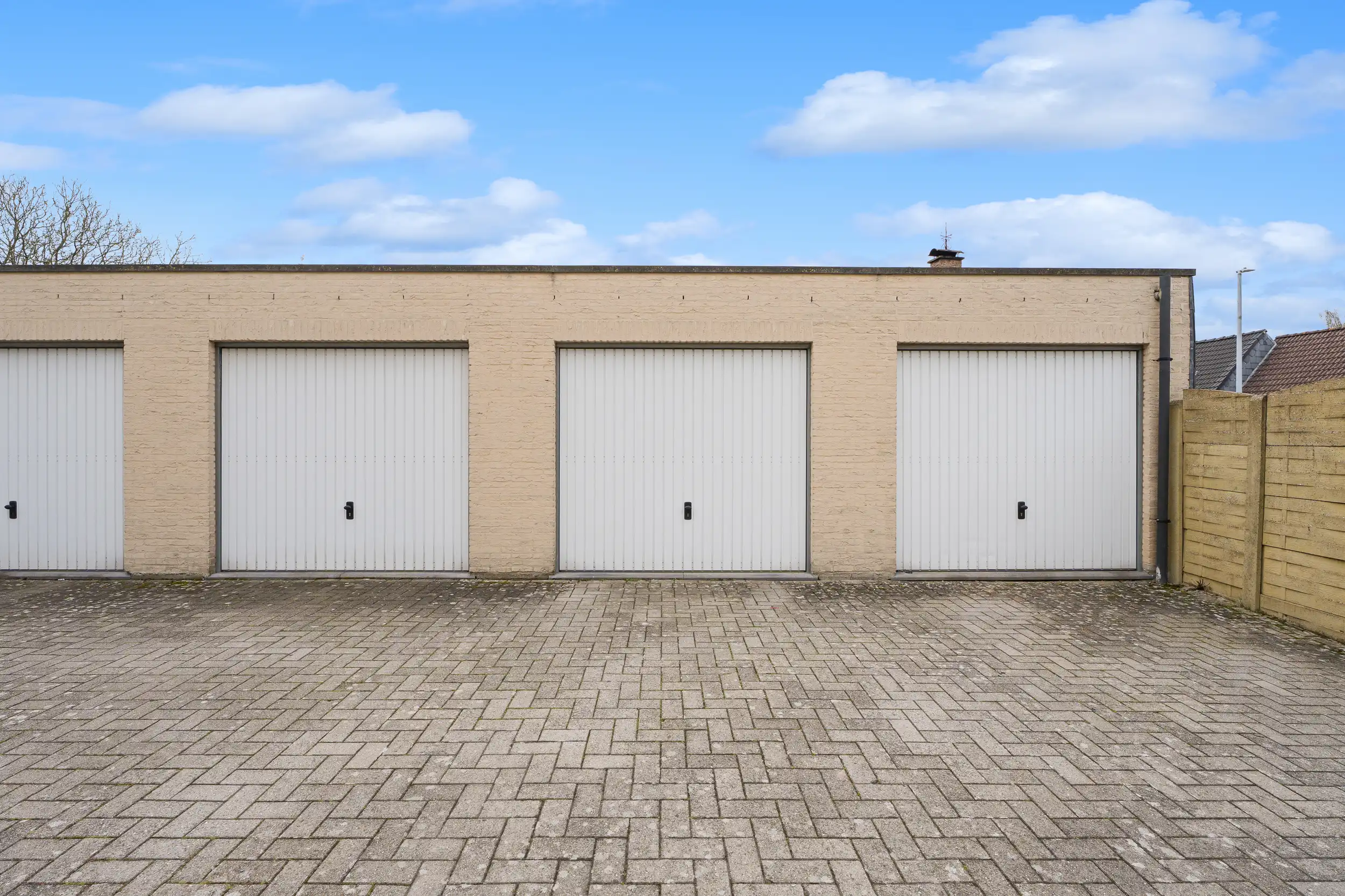 Duplex-appartement met veel licht, 3 slaapkamers en garage foto 12