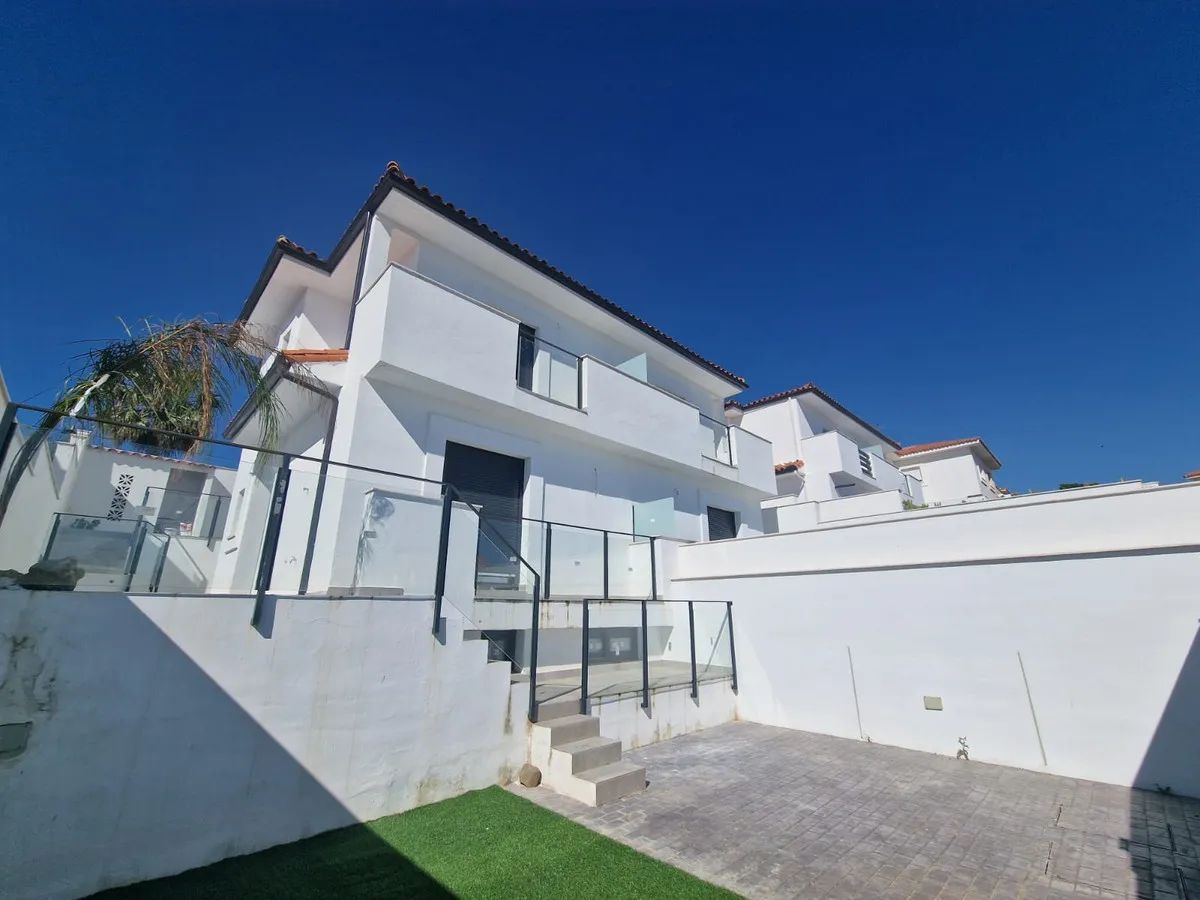 Stranddromen op wandelafstand: moderne villa’s en halfvrijstaande woningen op toplocatie in Manilva foto 13