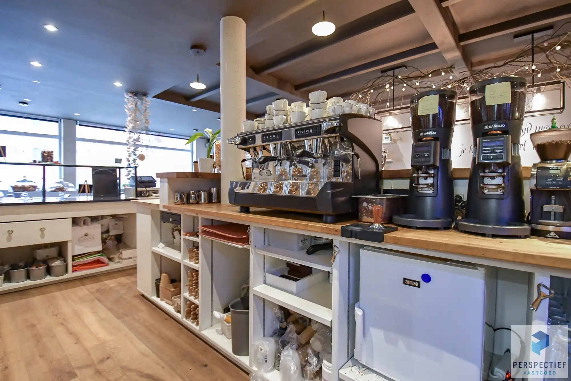 Recente handelsruimte ingericht als koffie/ontbijtzaak in het centrum van Oedelem foto 11