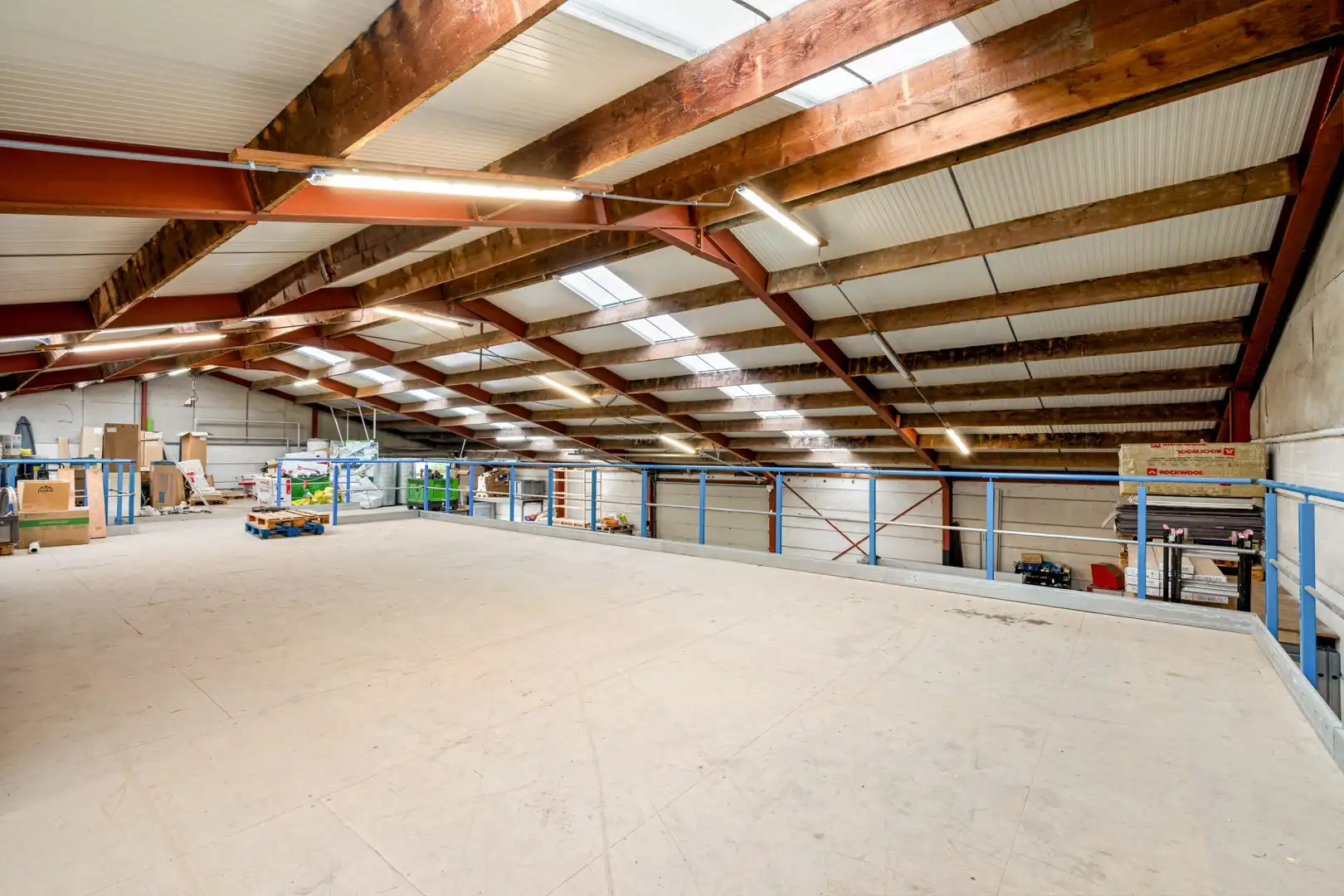 Vernieuwd magazijn (ca. 570m²) op een ruim perceel van 1608m² - Kortemark foto 9