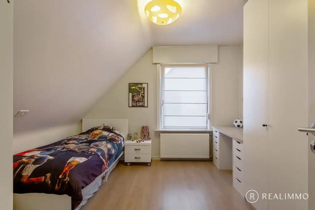 Verzorgde halfopen bebouwing op 364 m² in rustige verkaveling te Avelgem foto 11